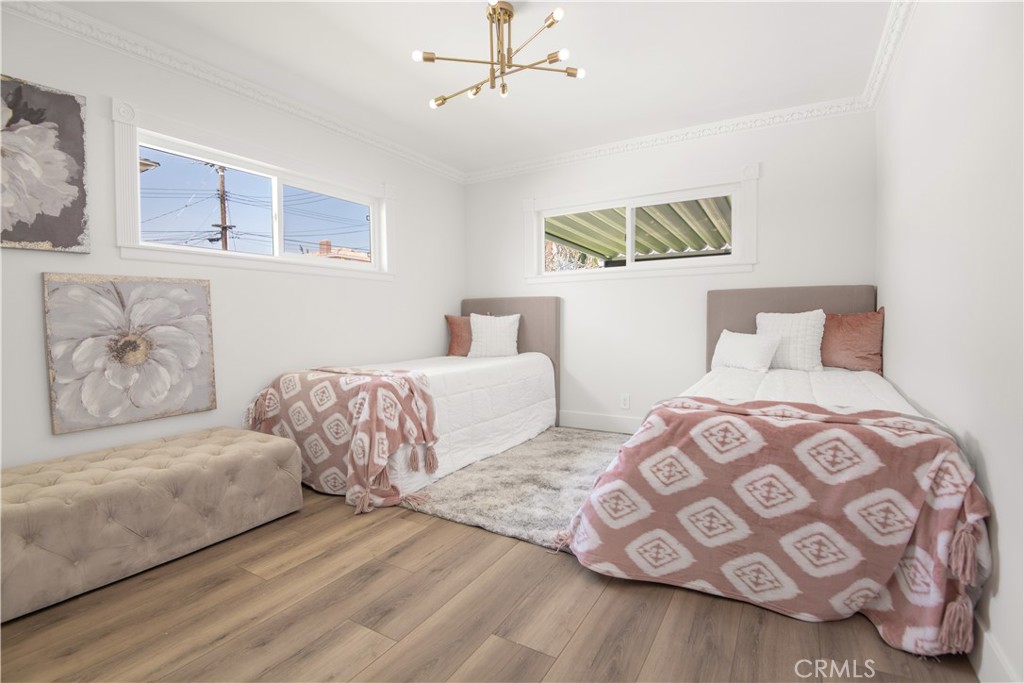 516 W Lincoln Avenue