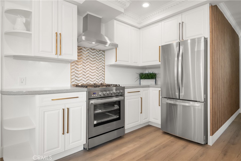 516 W Lincoln Avenue