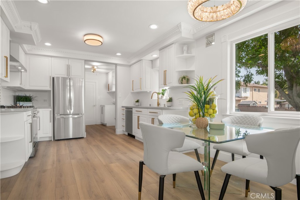 516 W Lincoln Avenue