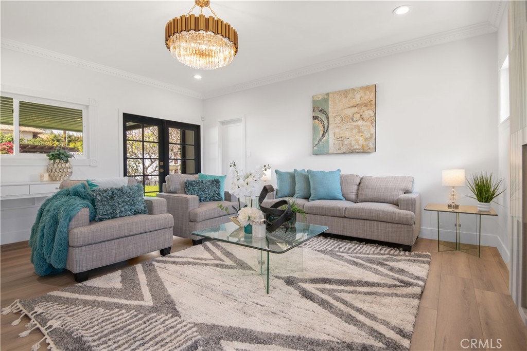 516 W Lincoln Avenue