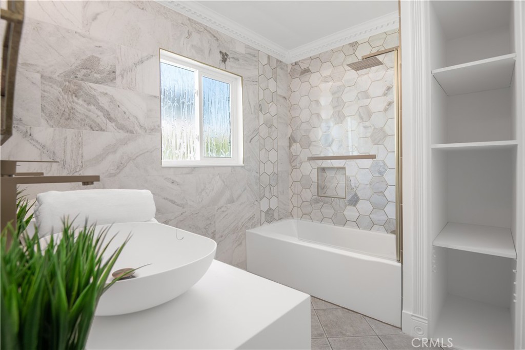 516 W Lincoln Avenue