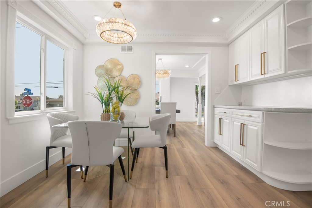 516 W Lincoln Avenue