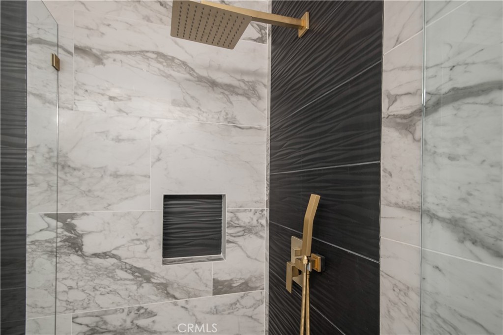 516 W Lincoln Avenue