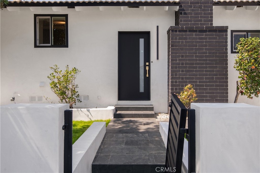 516 W Lincoln Avenue