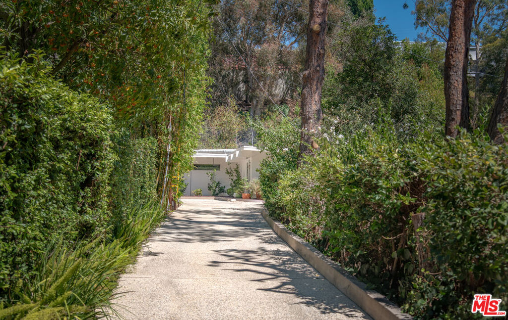 9031 Wonderland Park Avenue Los Angeles CA