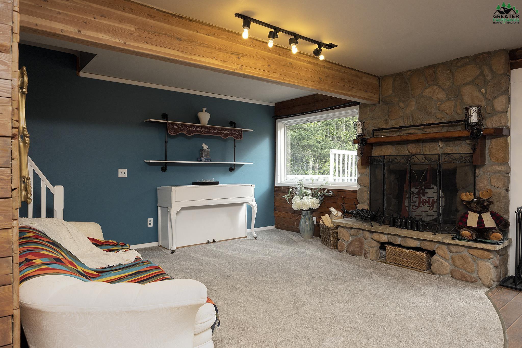 1383 DUPONT LANE