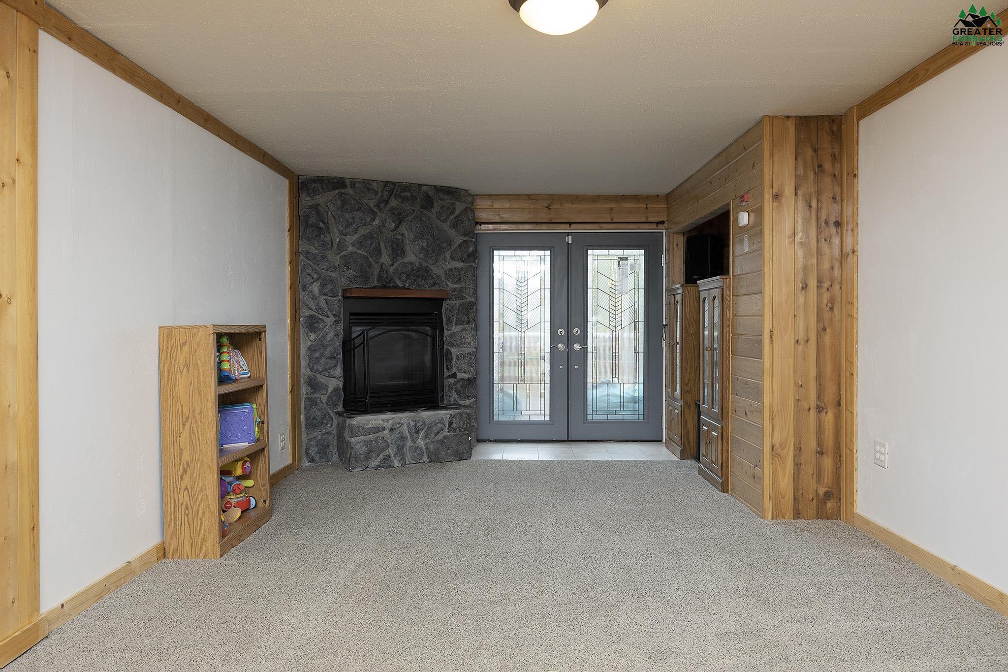 1383 DUPONT LANE