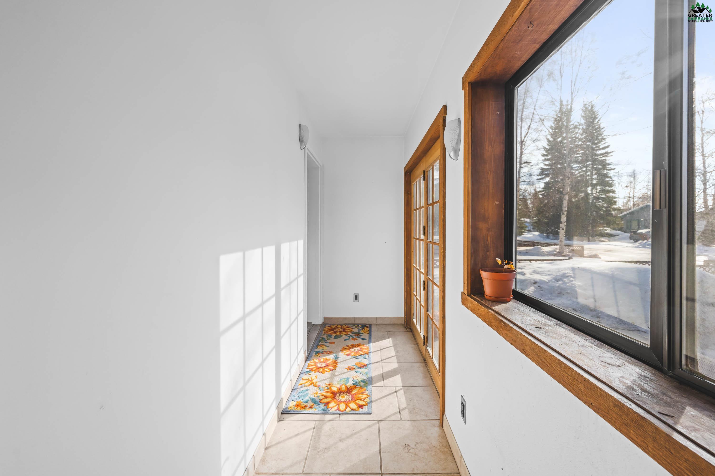 1816 CARR AVENUE