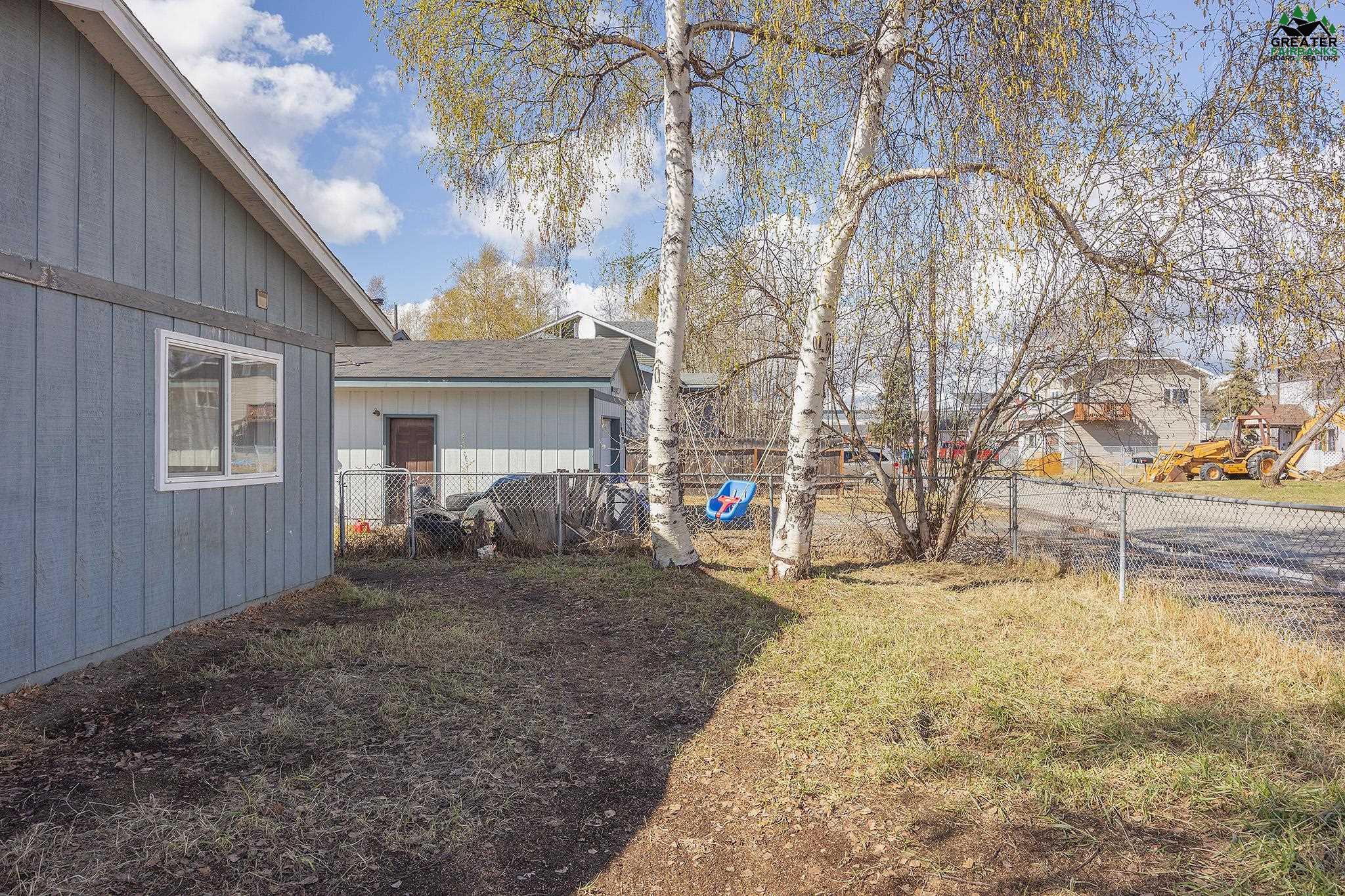 2208 GILLAM WAY