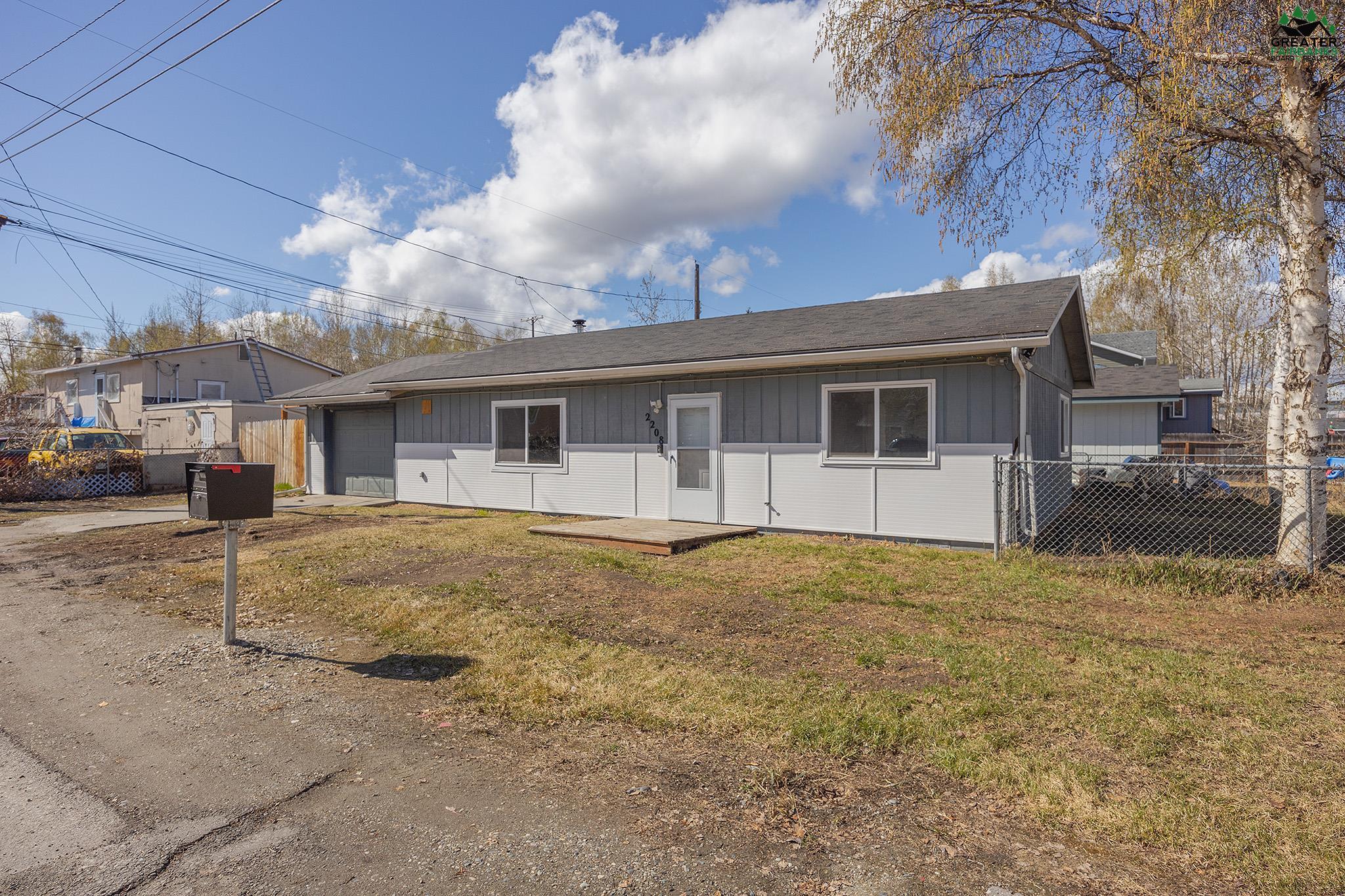 2208 GILLAM WAY