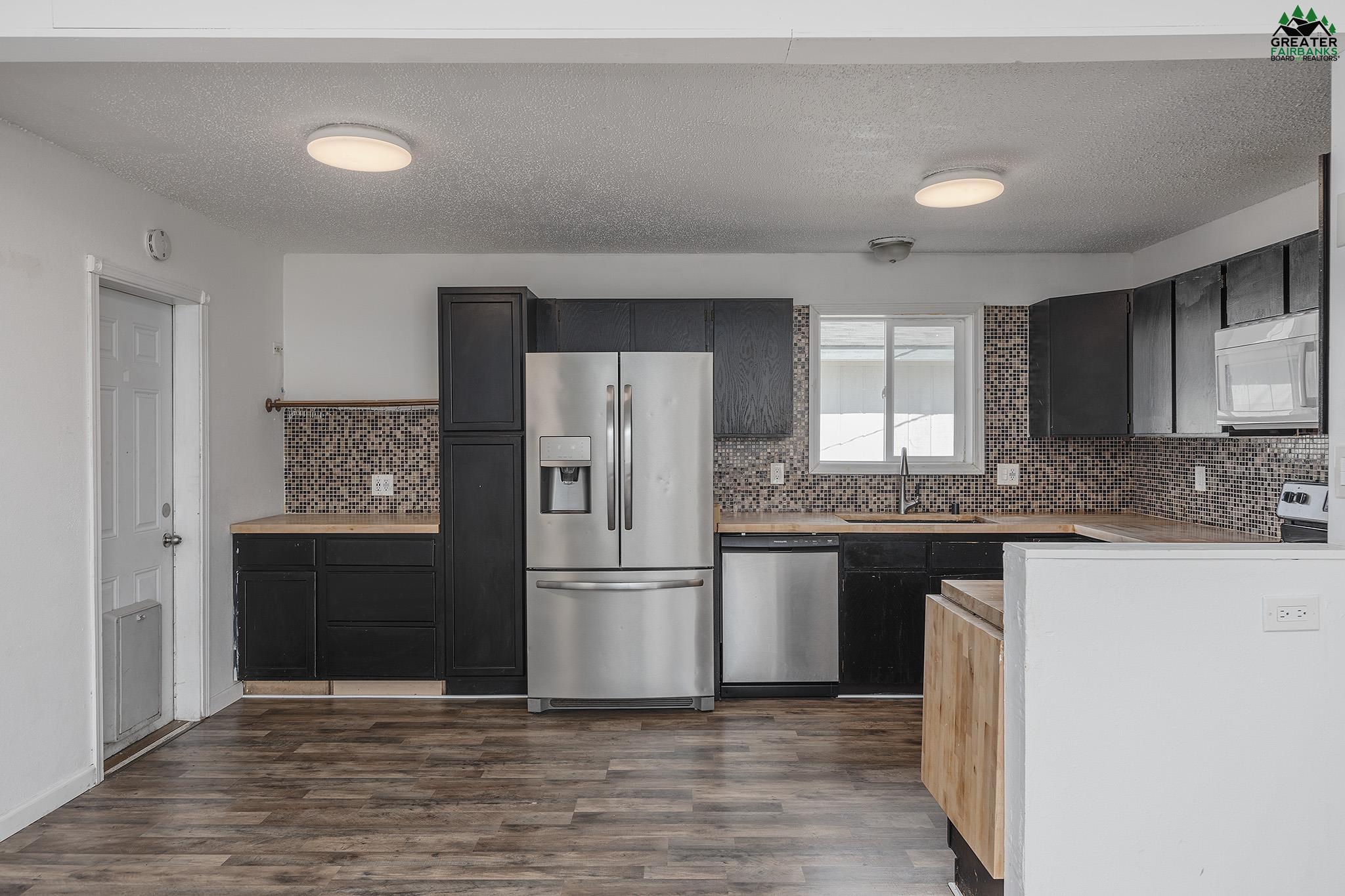 2208 GILLAM WAY