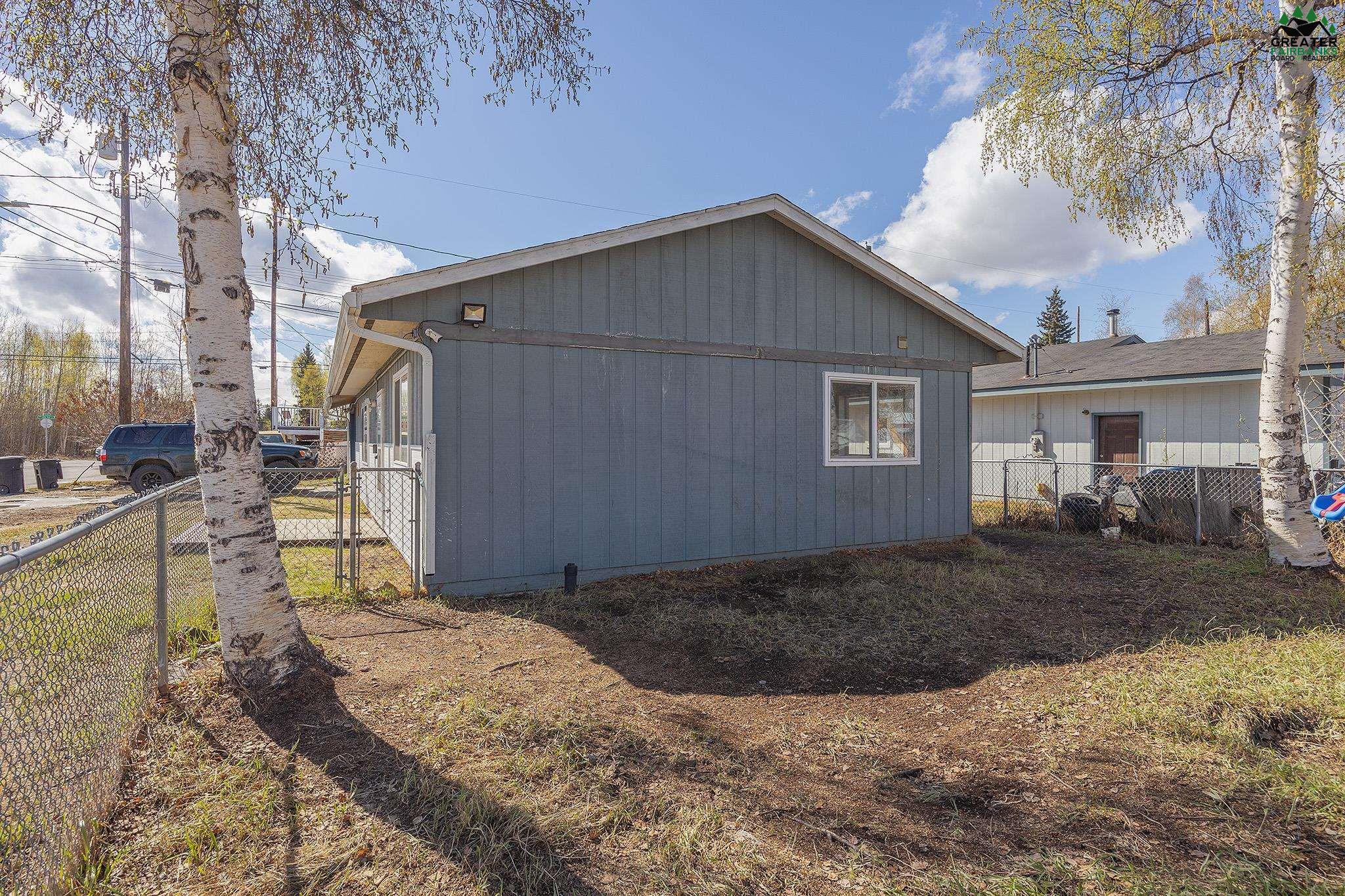 2208 GILLAM WAY