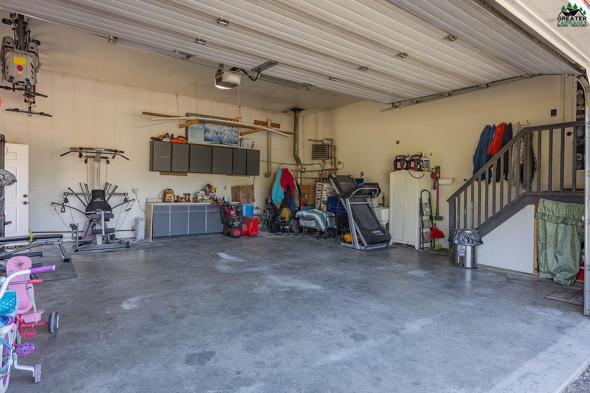 2545 ROXANNE STREET