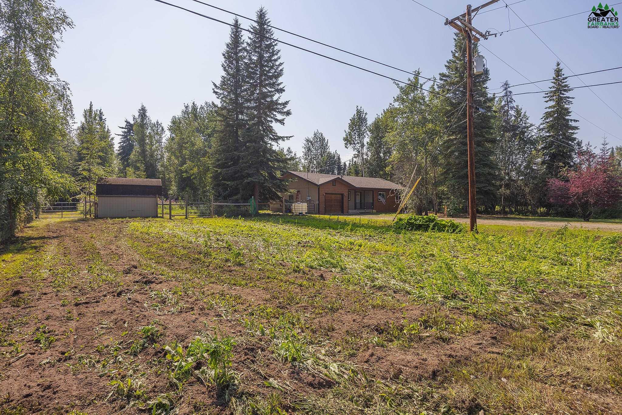 3875 LAKEWOOD LOOP