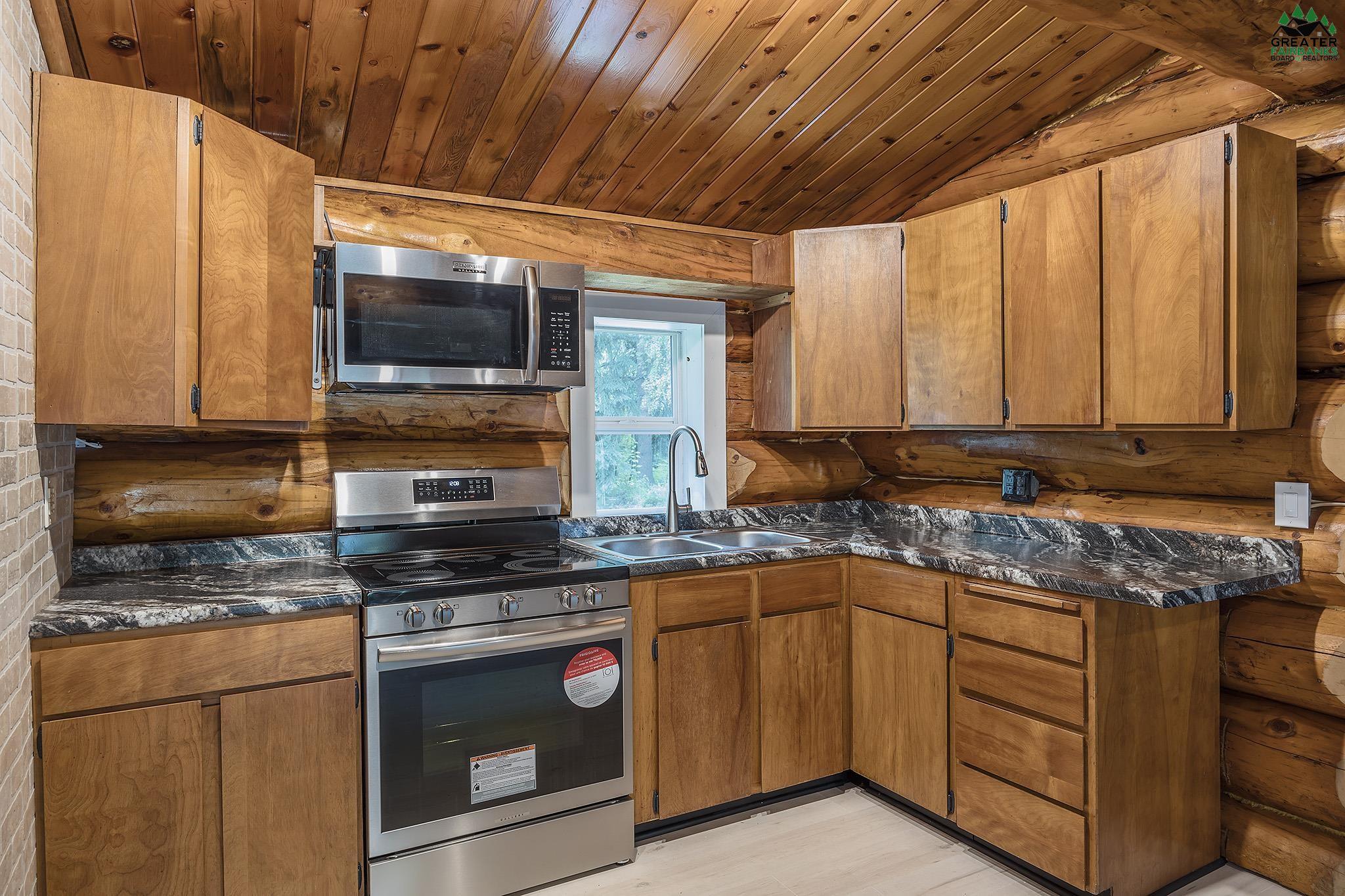 892 SIRLIN DRIVE