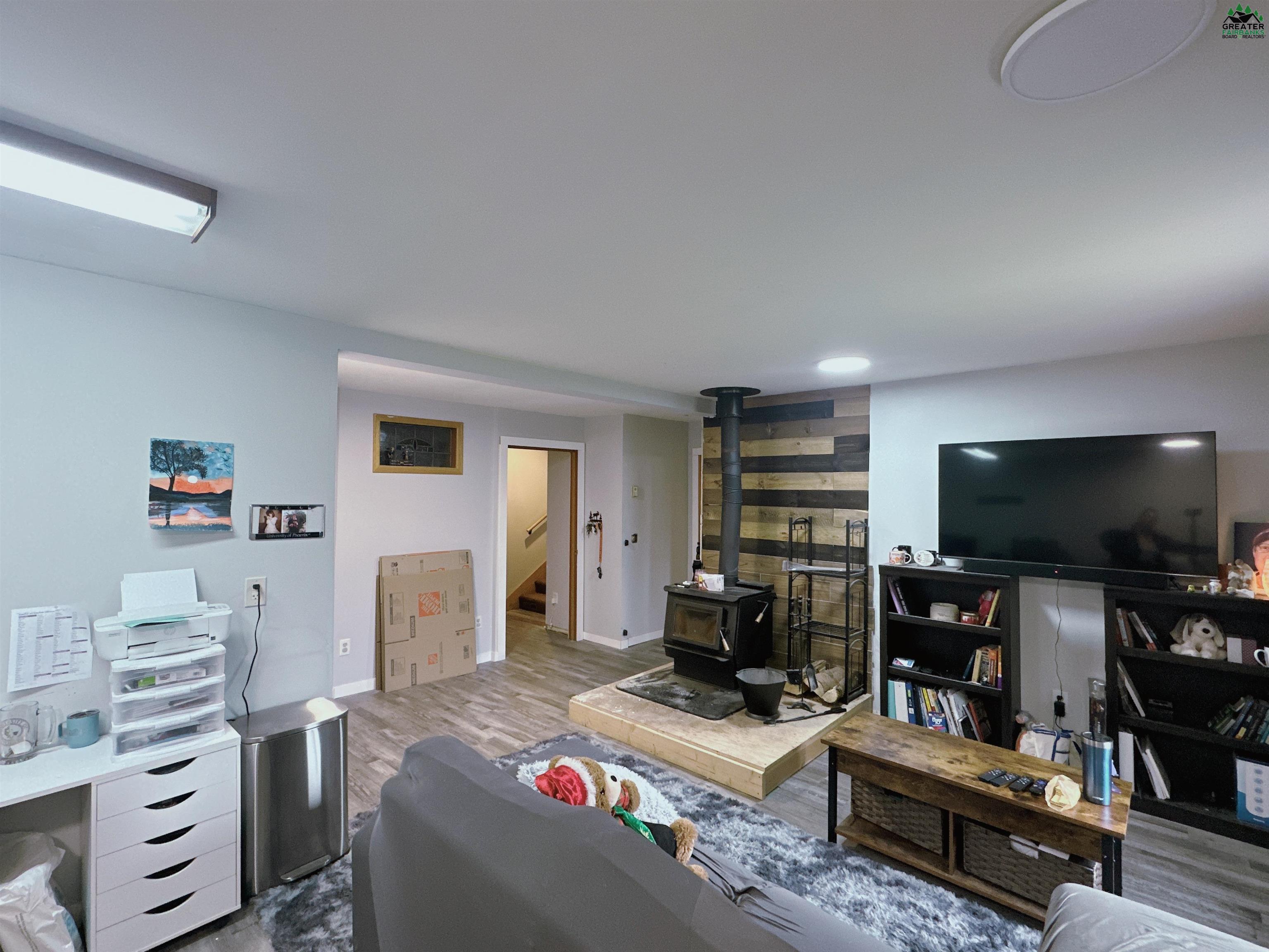 809 DELPHINIUM LANE