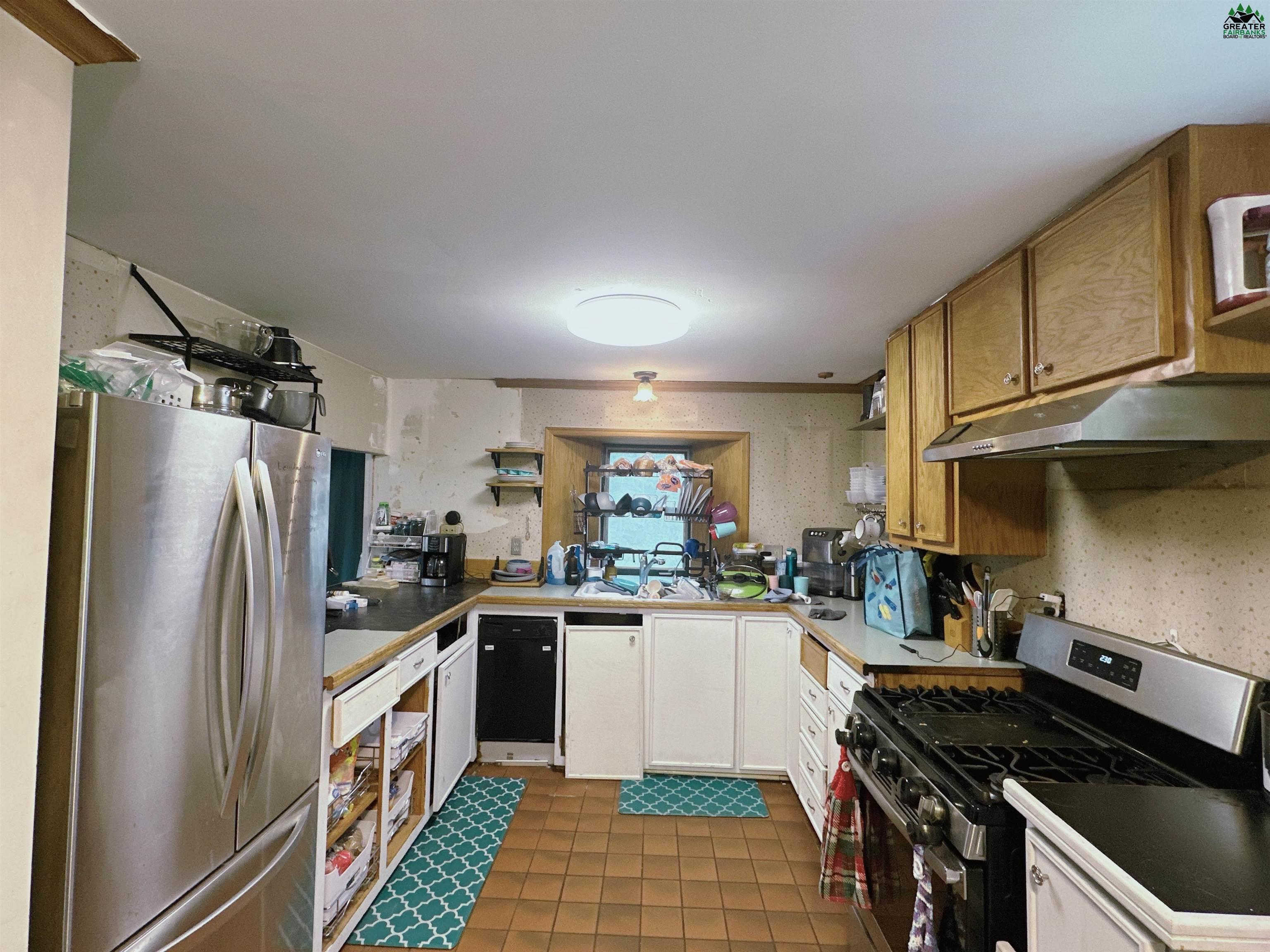 809 DELPHINIUM LANE