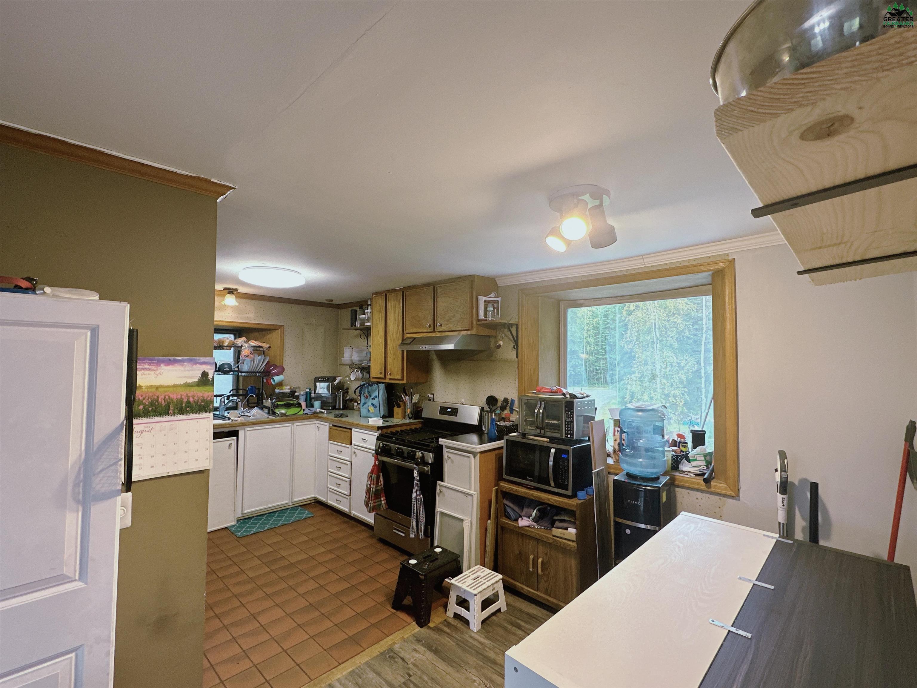 809 DELPHINIUM LANE