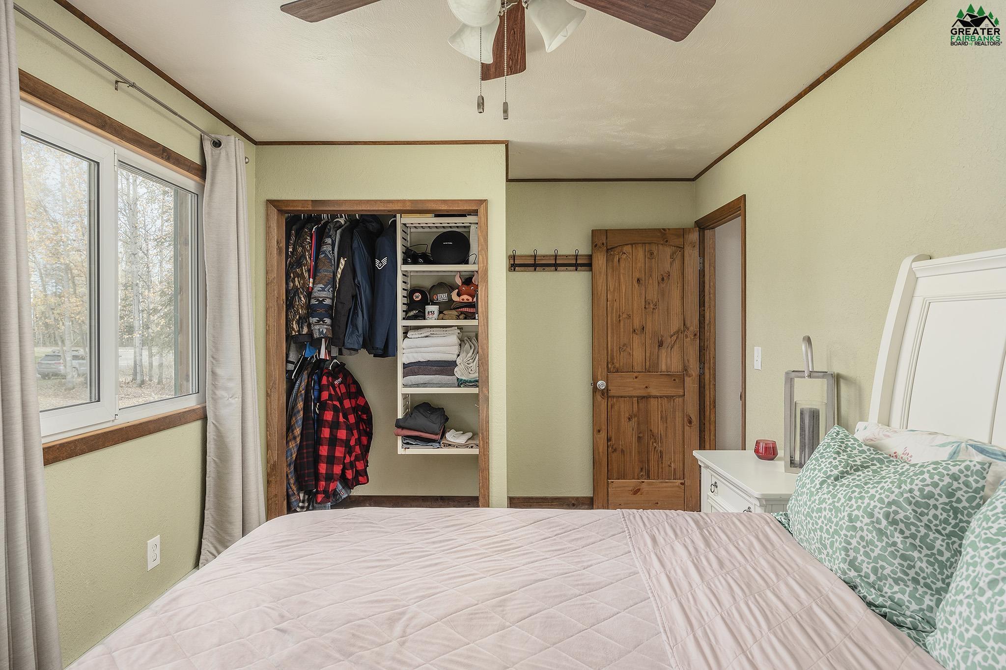 3915 LAKEWOOD LOOP