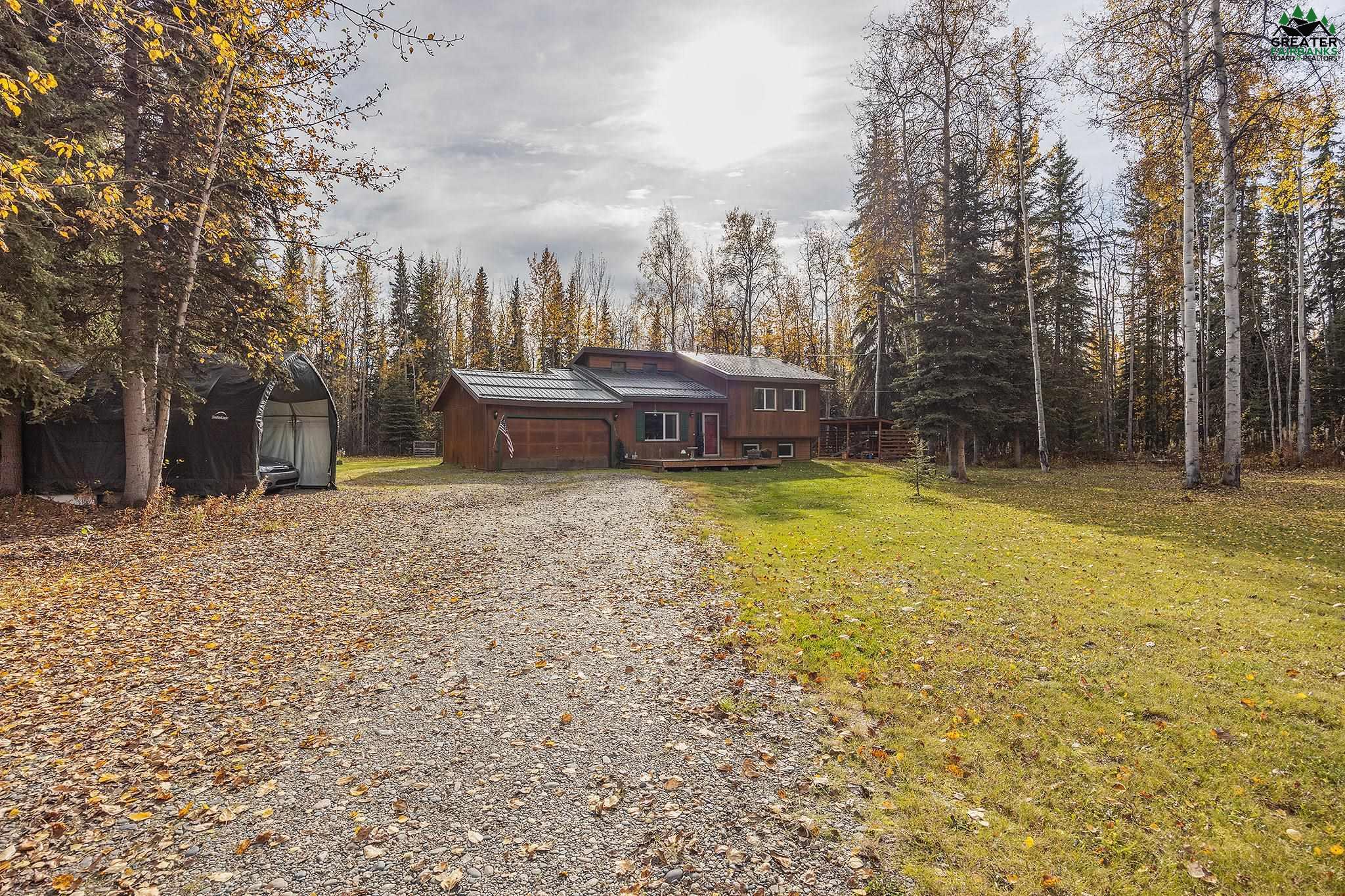 3915 LAKEWOOD LOOP