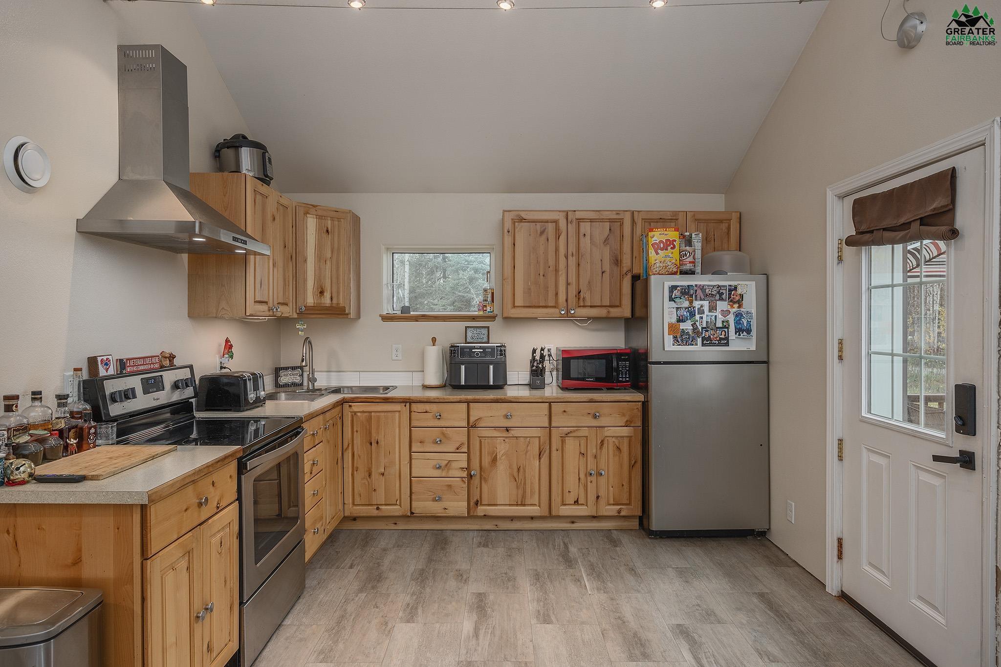 2035 ERMINE DRIVE