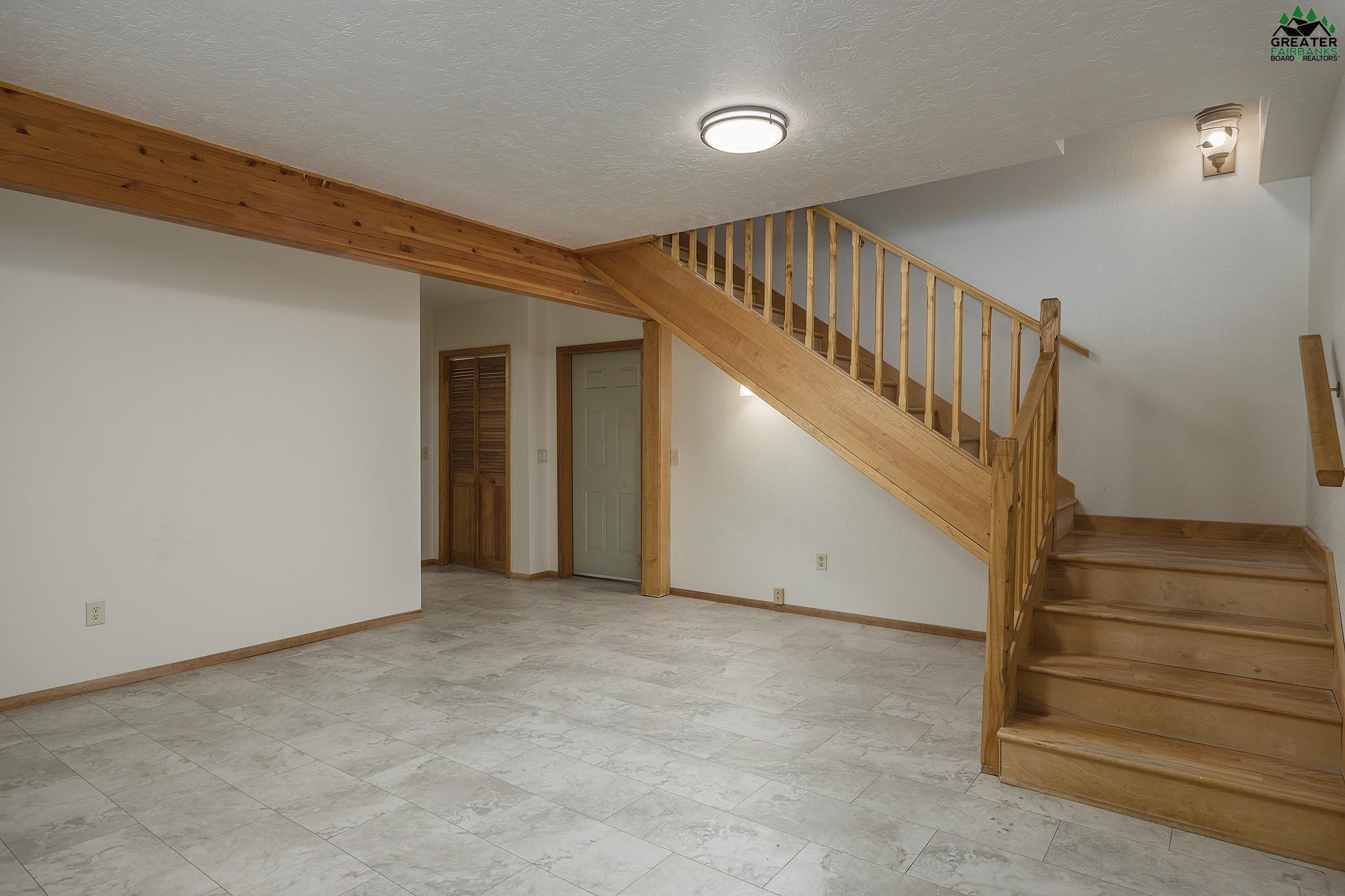 557 GOLDSTREAK ROAD