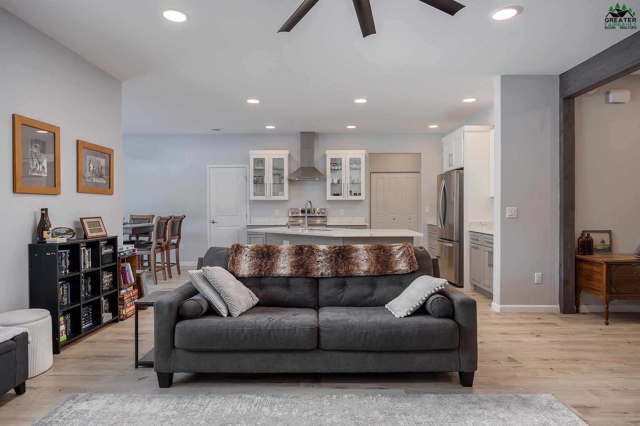 3846 OLIVER DRIVE