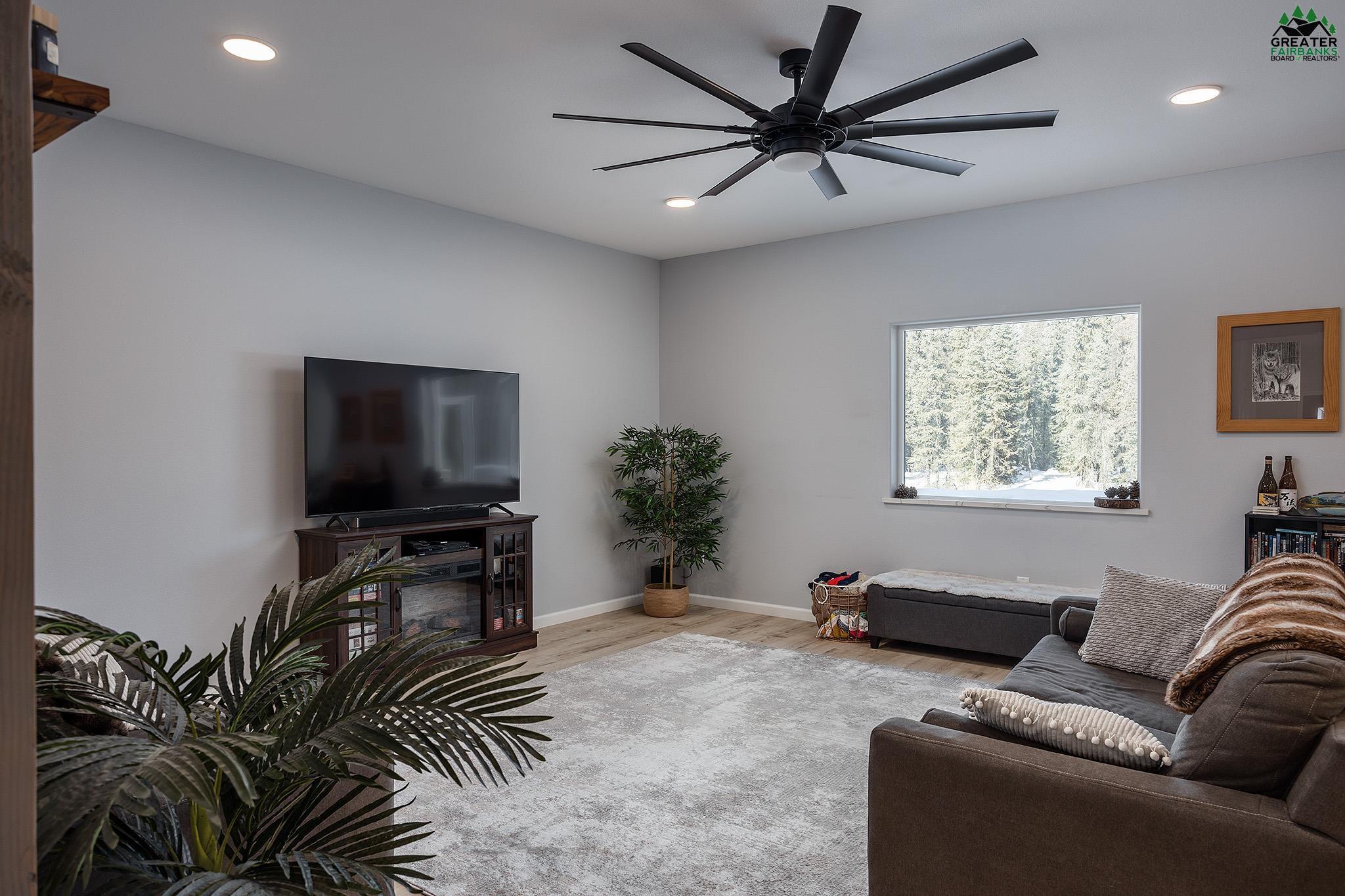 3846 OLIVER DRIVE