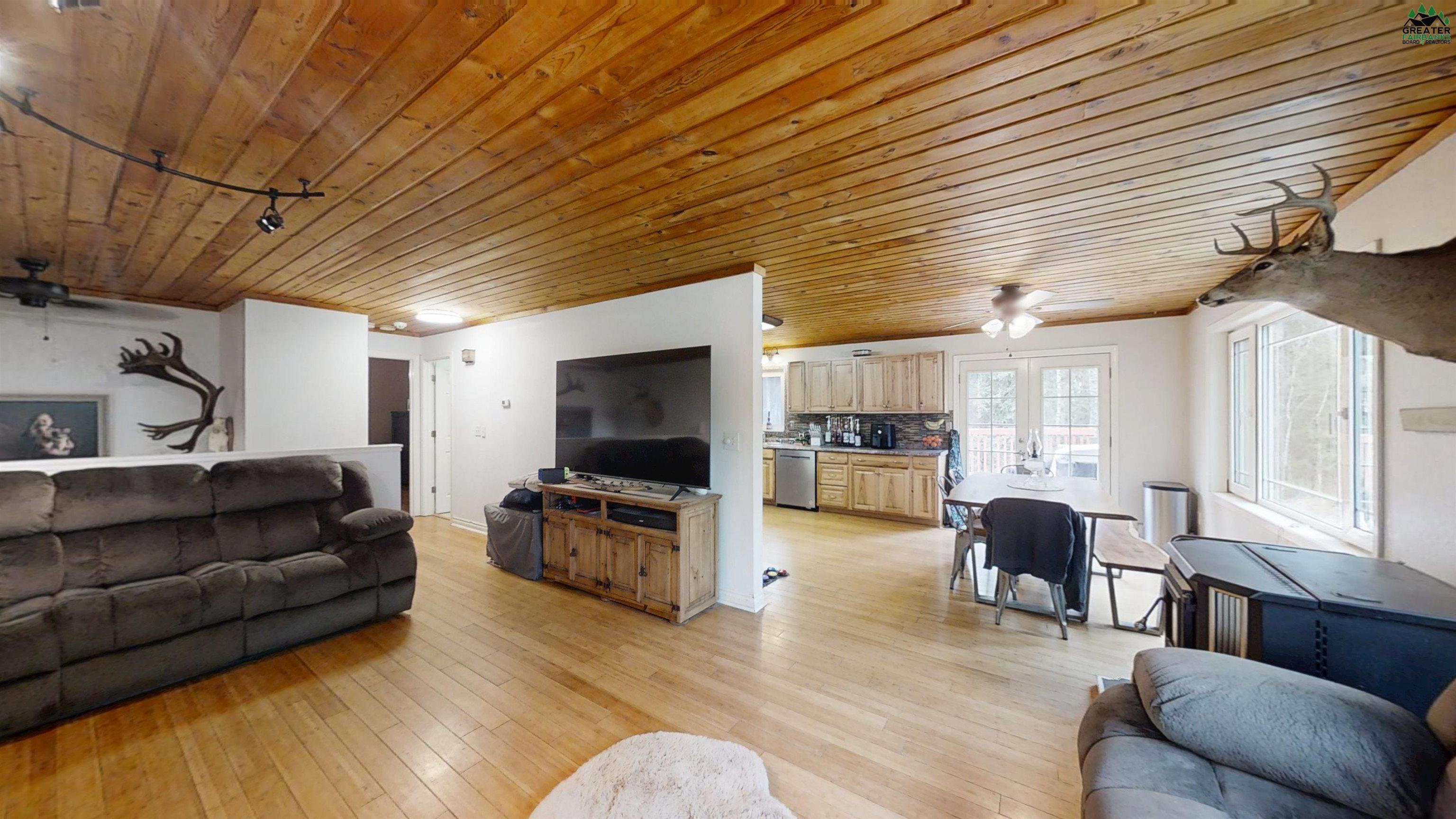 2324 OUTSIDE BOULEVARD