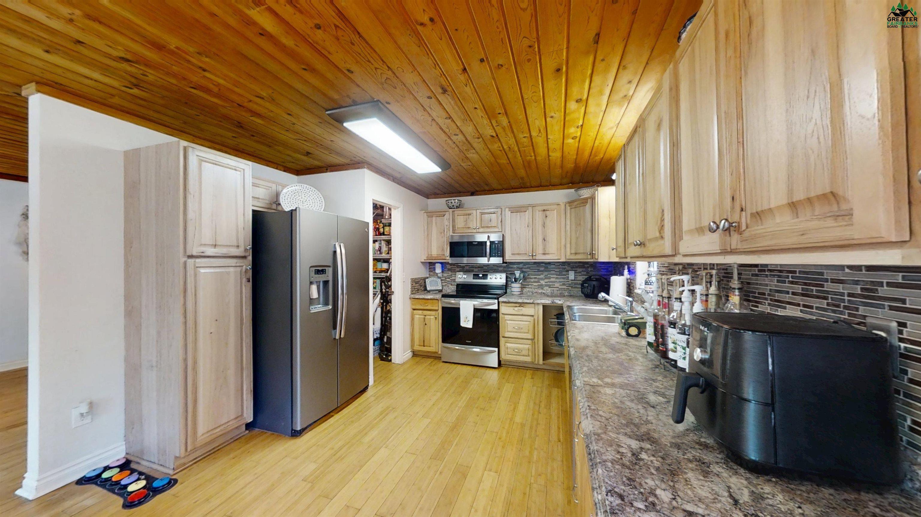 2324 OUTSIDE BOULEVARD