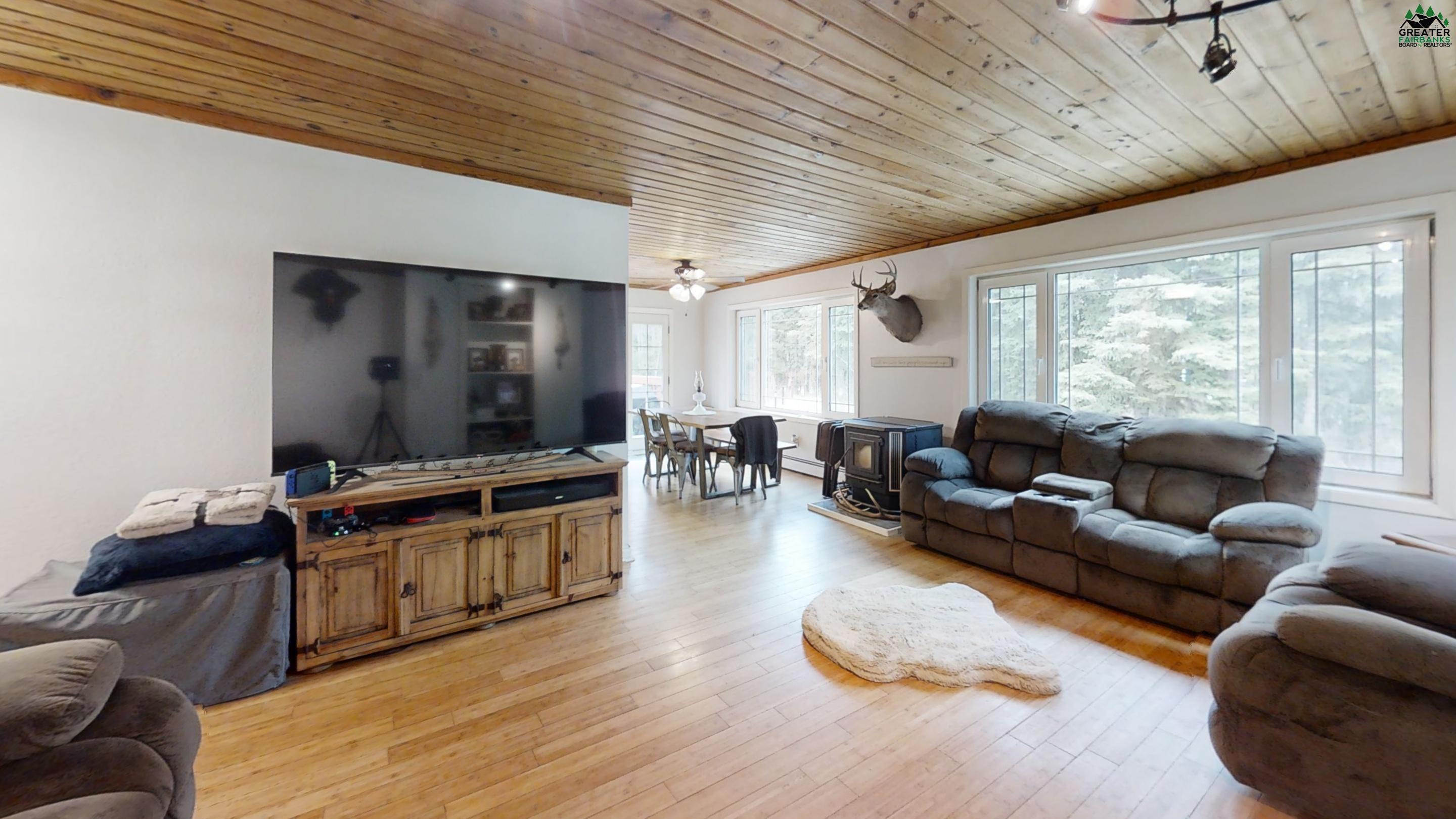 2324 OUTSIDE BOULEVARD