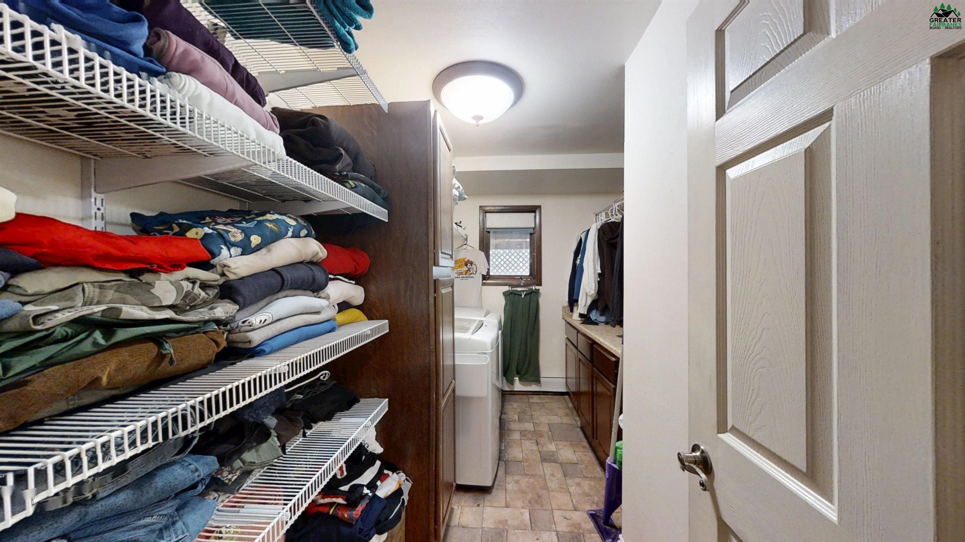 2324 OUTSIDE BOULEVARD