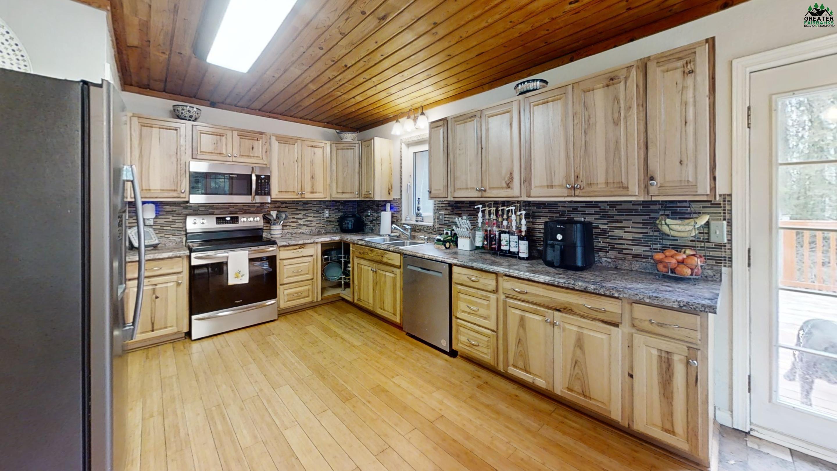 2324 OUTSIDE BOULEVARD