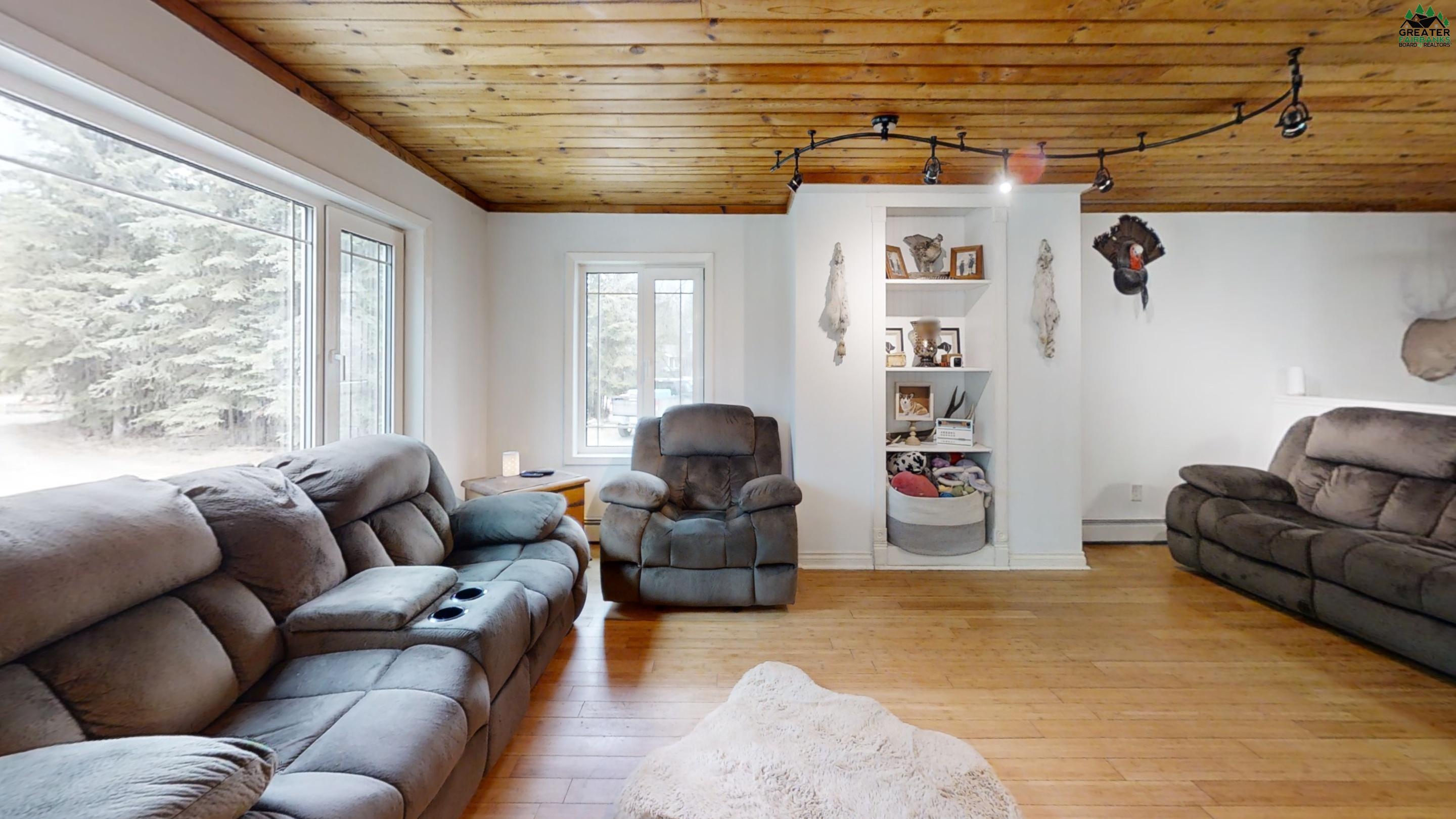 2324 OUTSIDE BOULEVARD