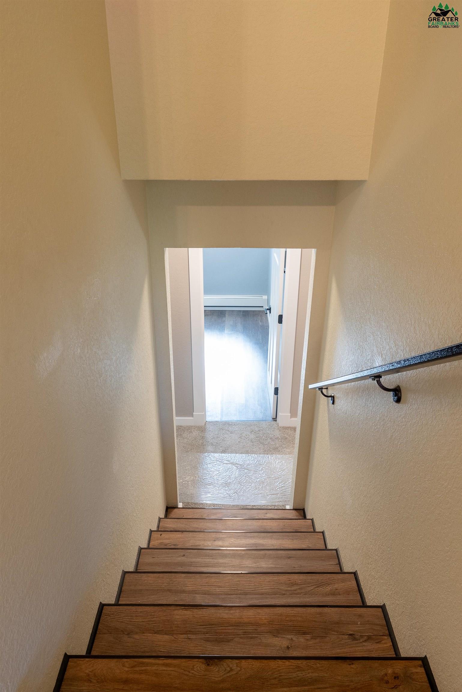 3855 DUNLAP AVE