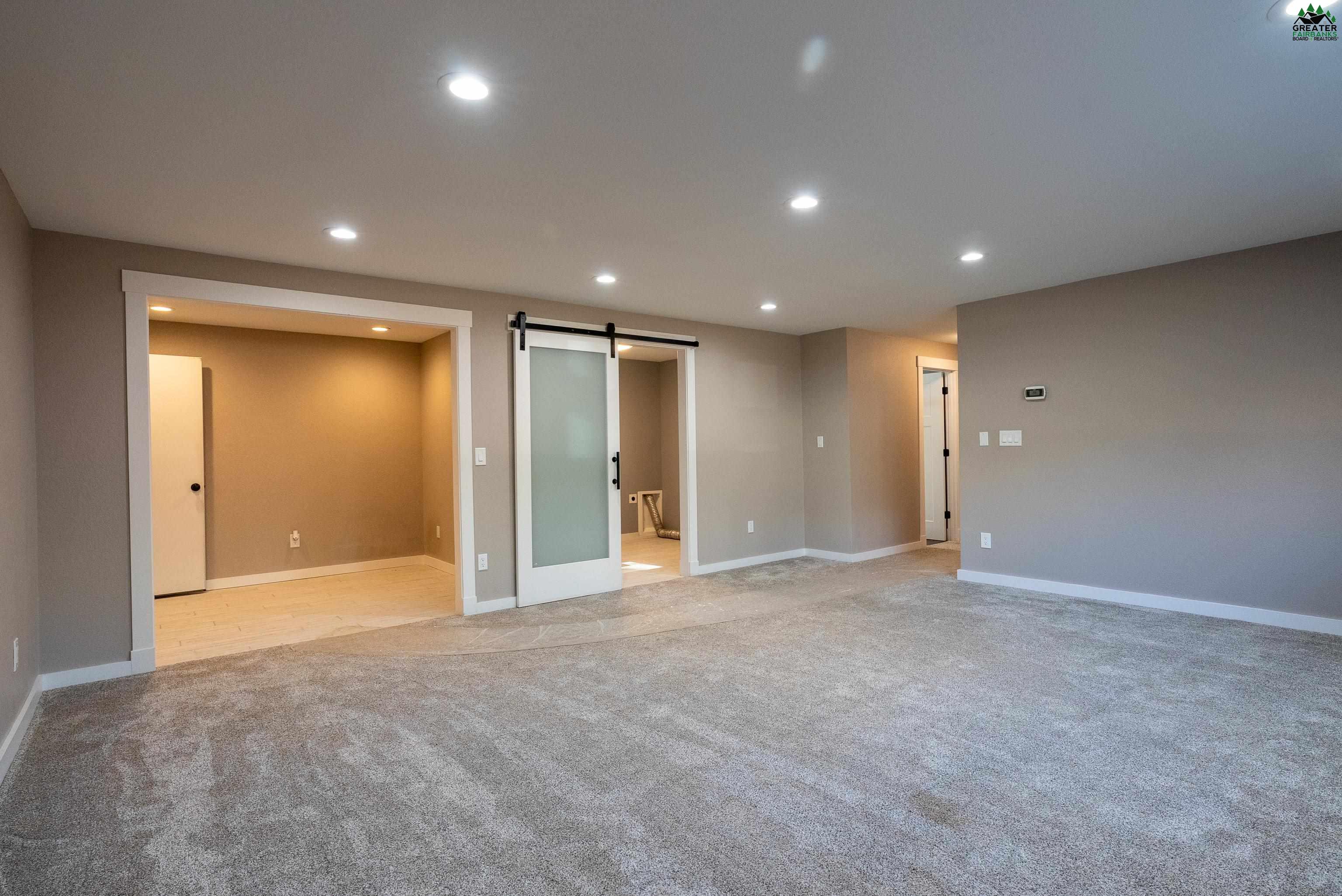 3855 DUNLAP AVE