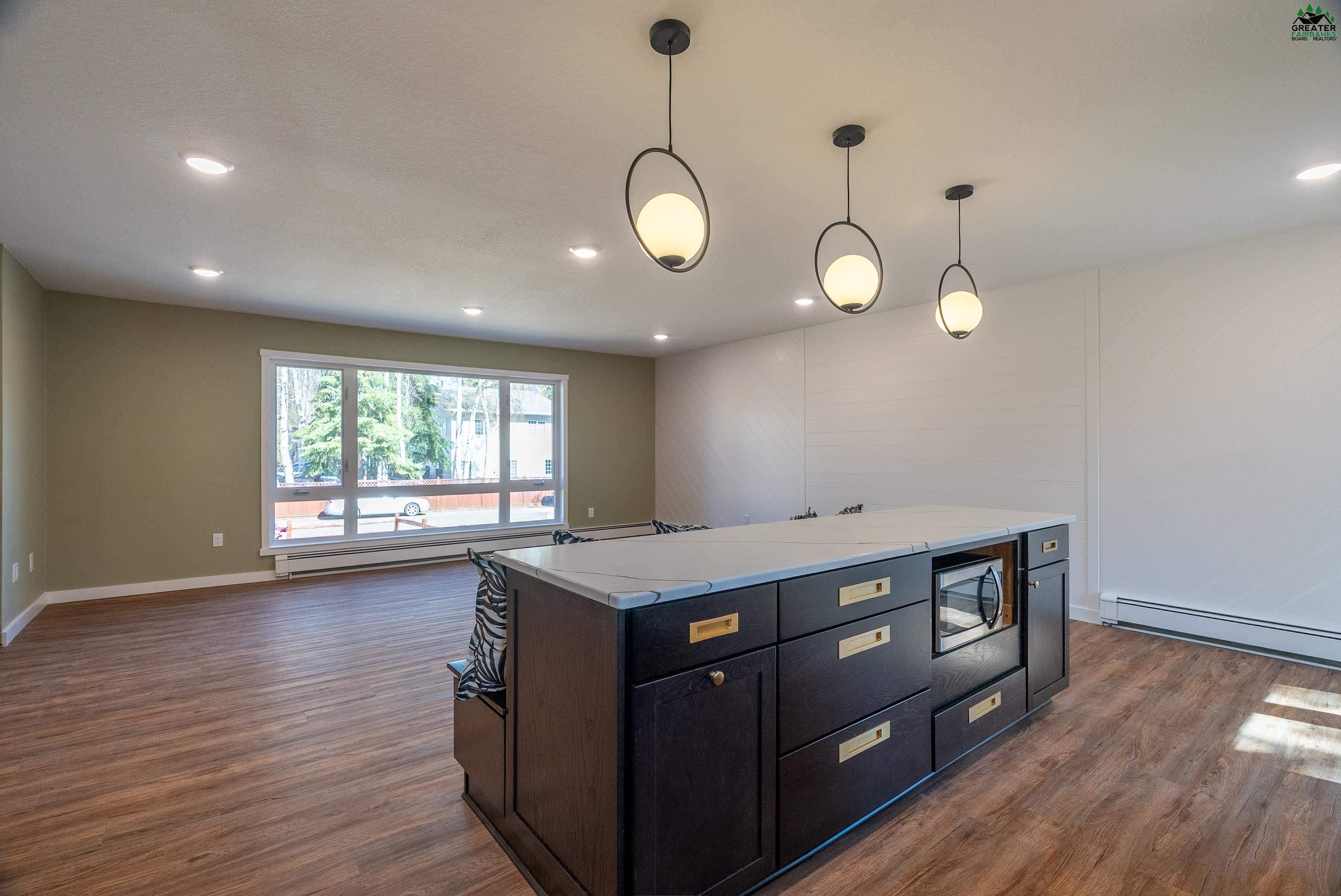3855 DUNLAP AVE