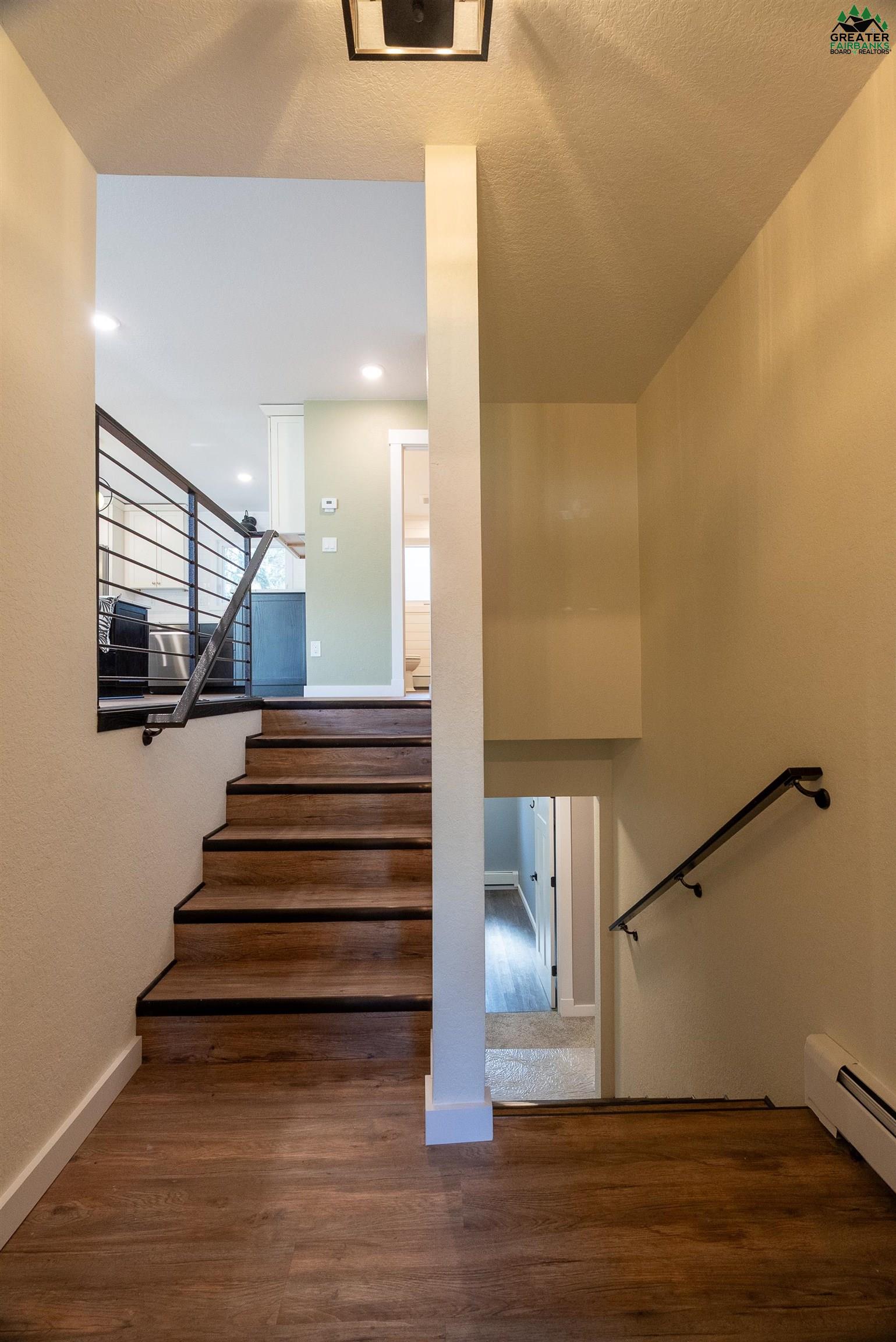 3855 DUNLAP AVE