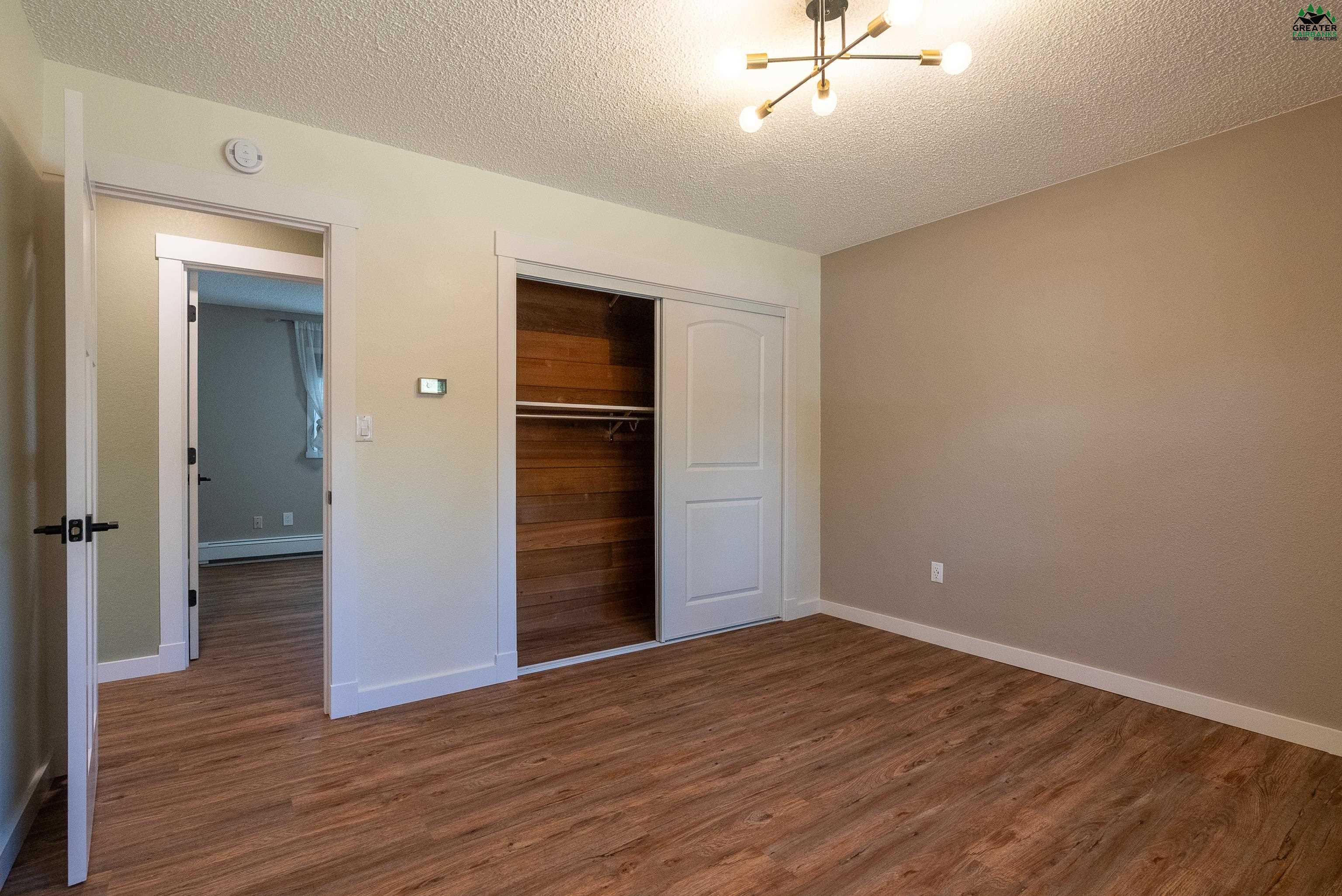 3855 DUNLAP AVE