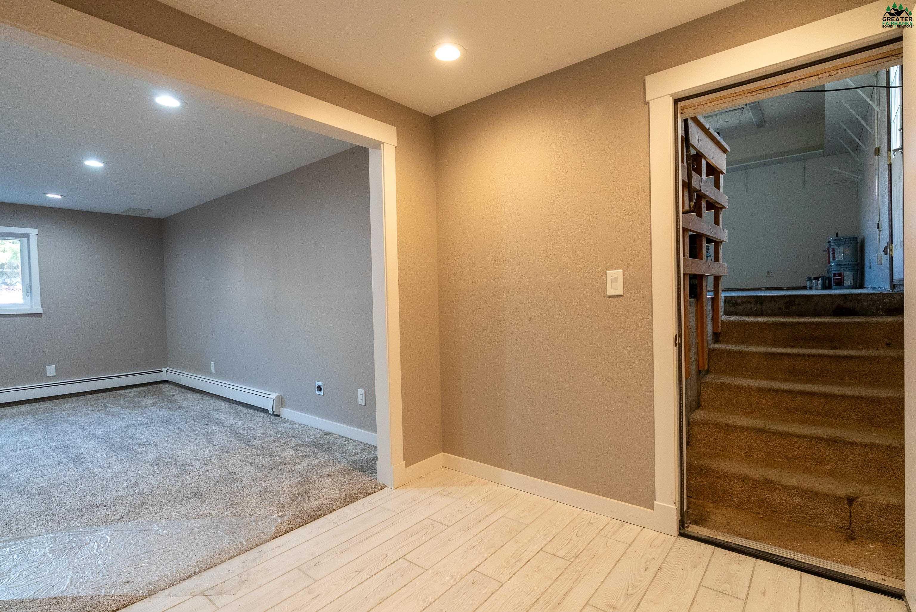 3855 DUNLAP AVE