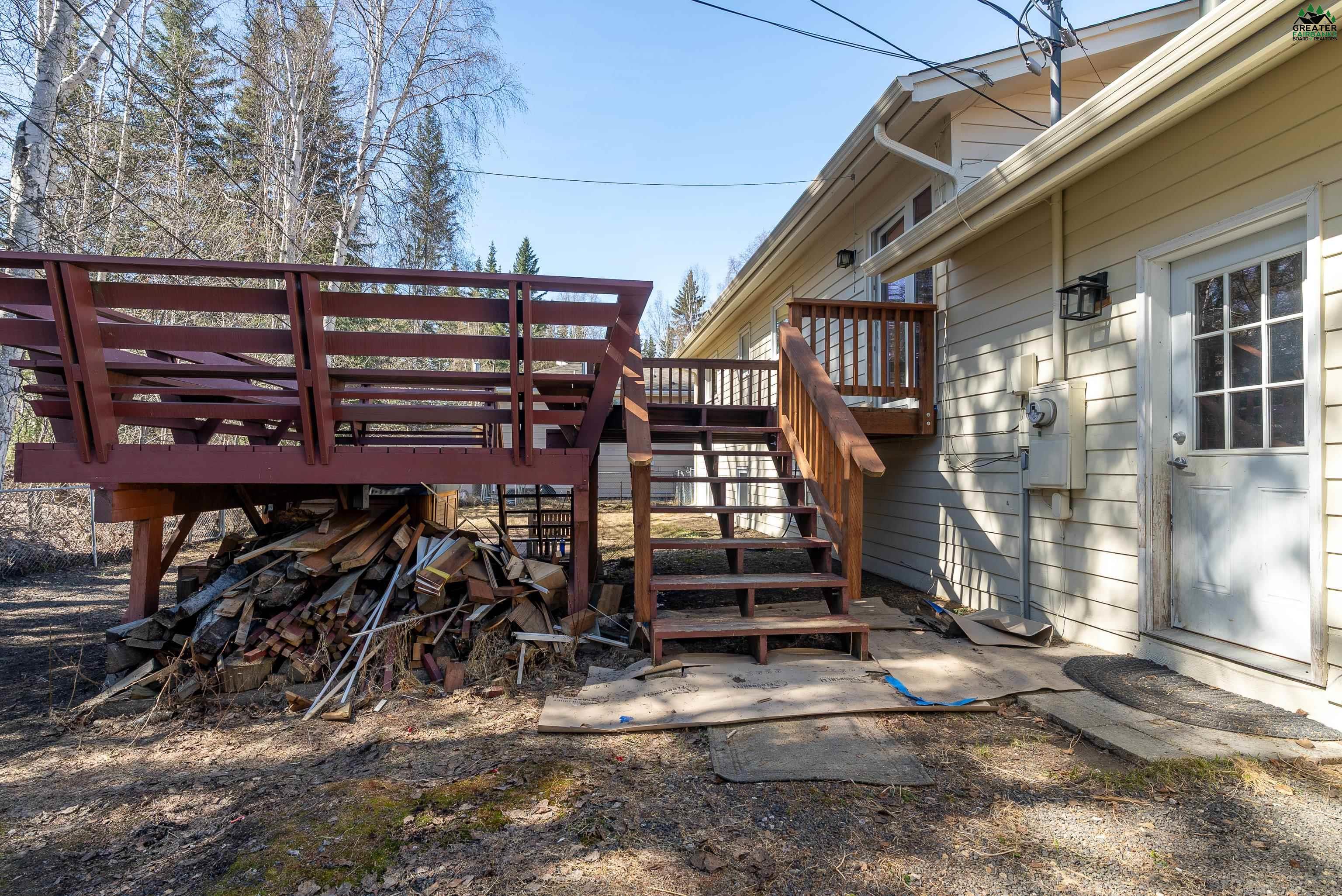 3855 DUNLAP AVE