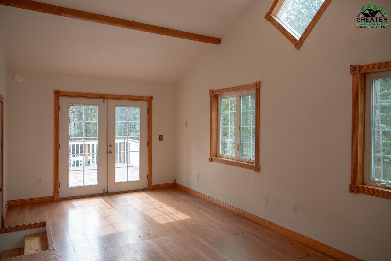 7049 SWEREN LOOP