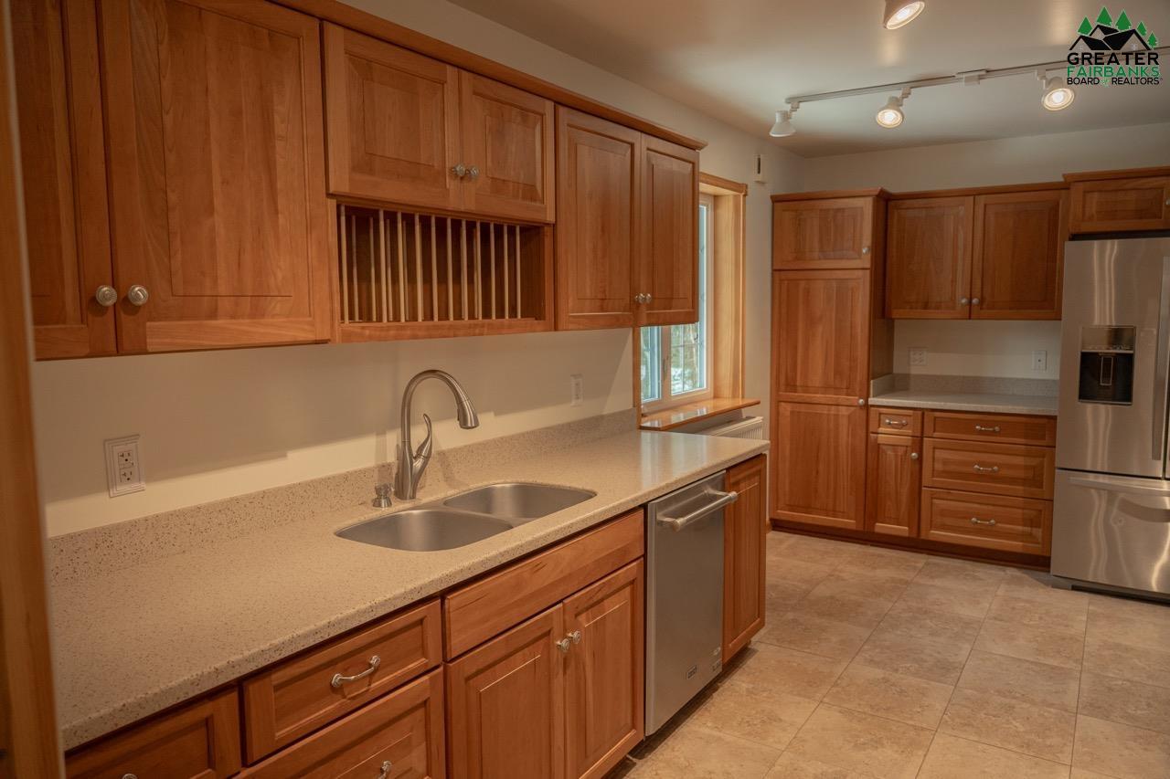 7049 SWEREN LOOP