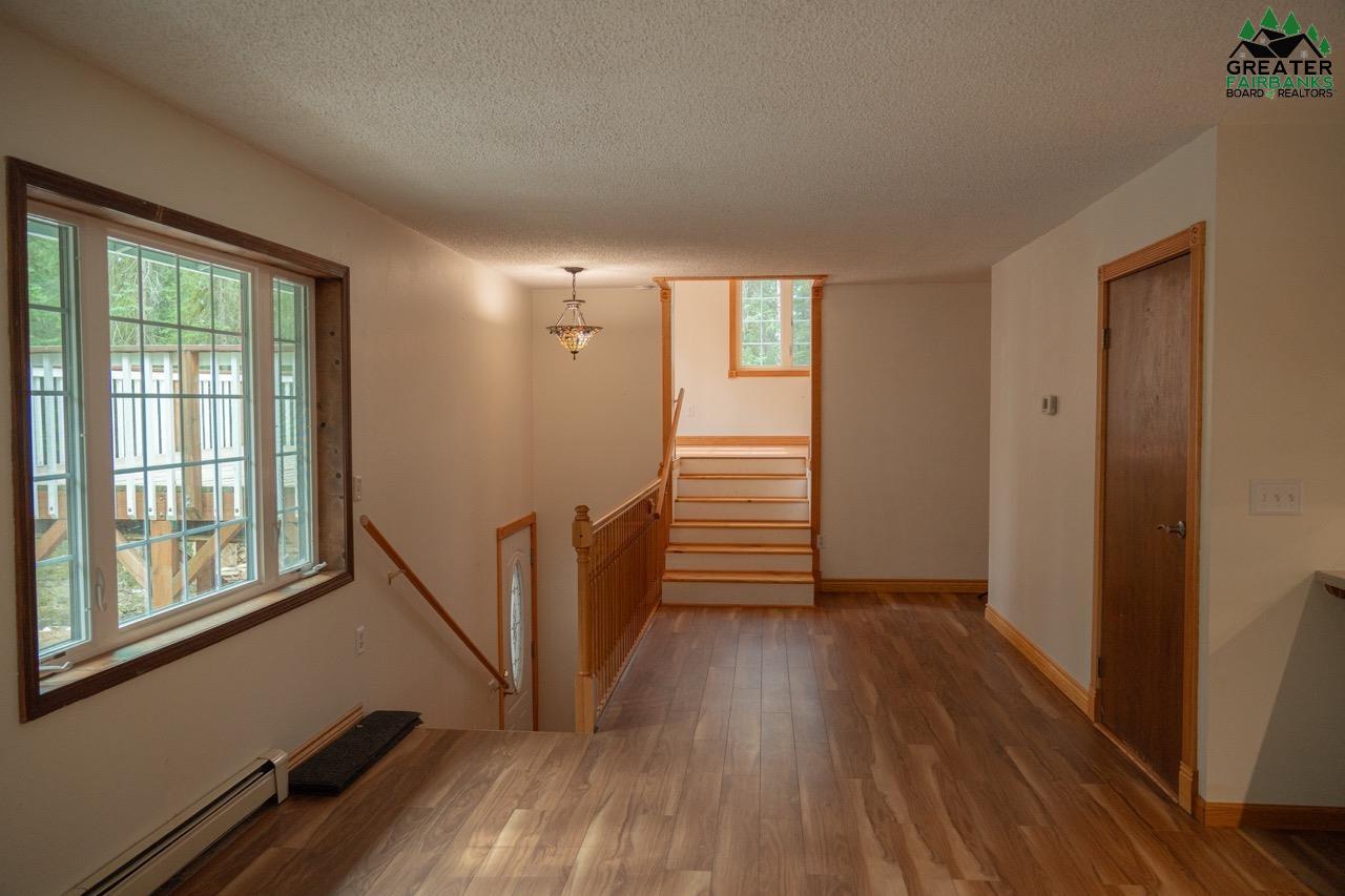 7049 SWEREN LOOP