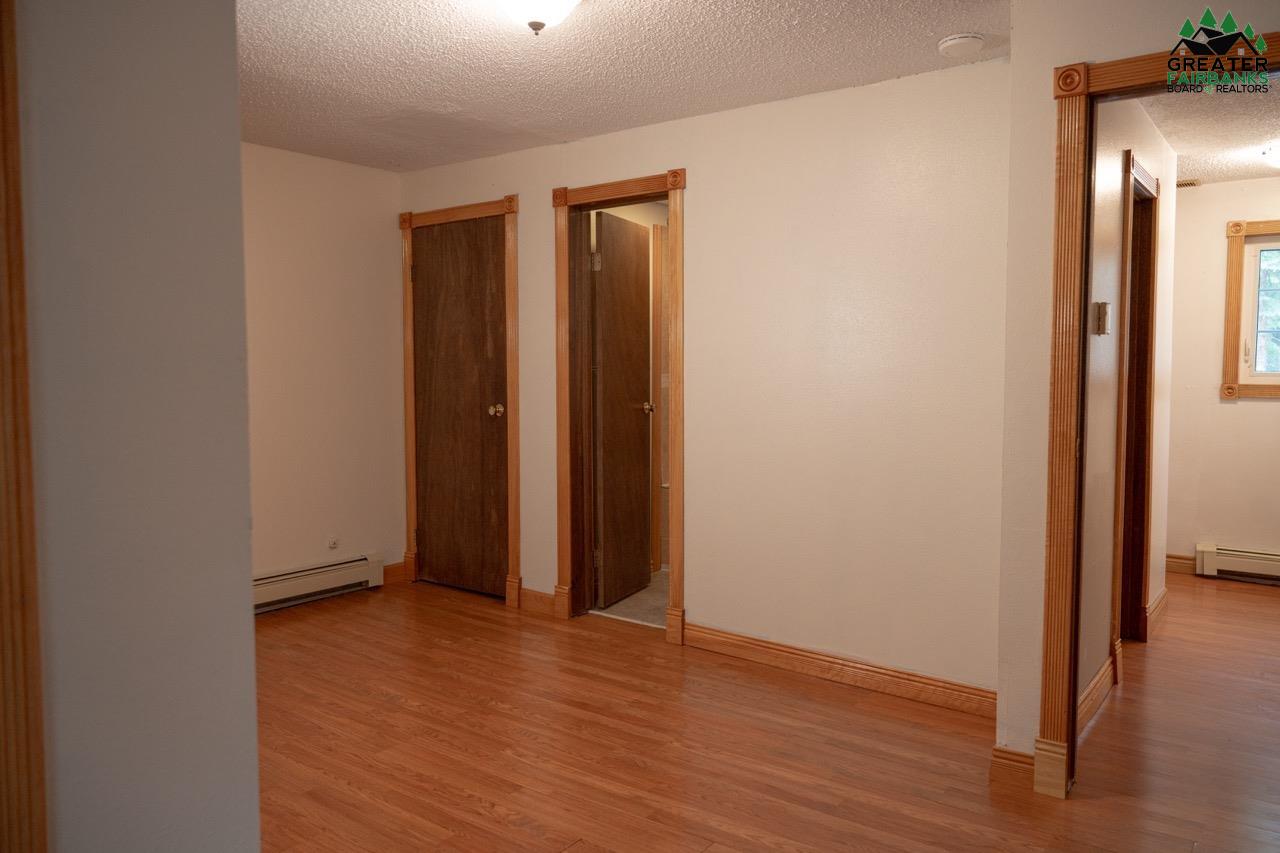 7049 SWEREN LOOP