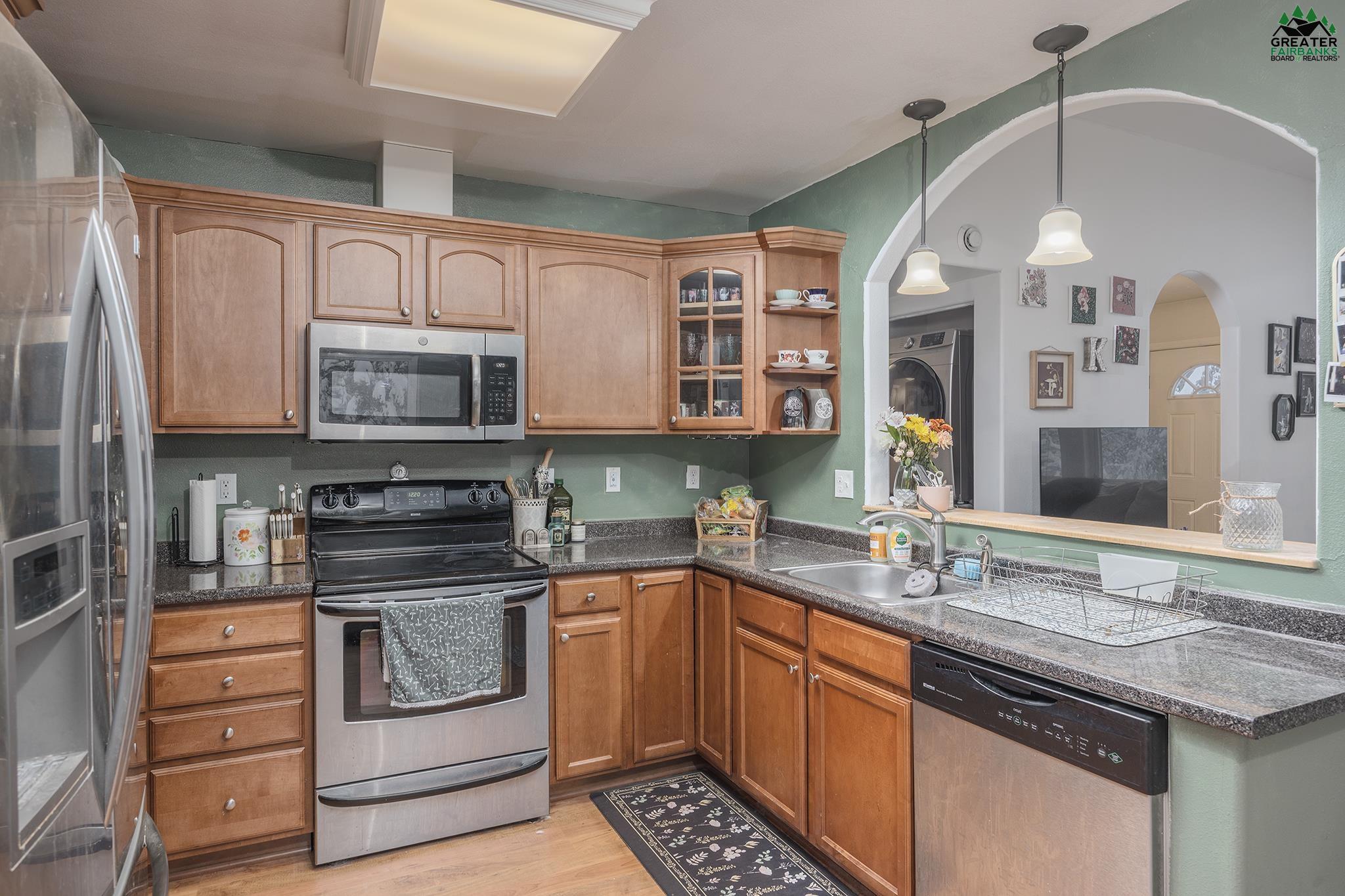 682 TANGLEWOOD DRIVE