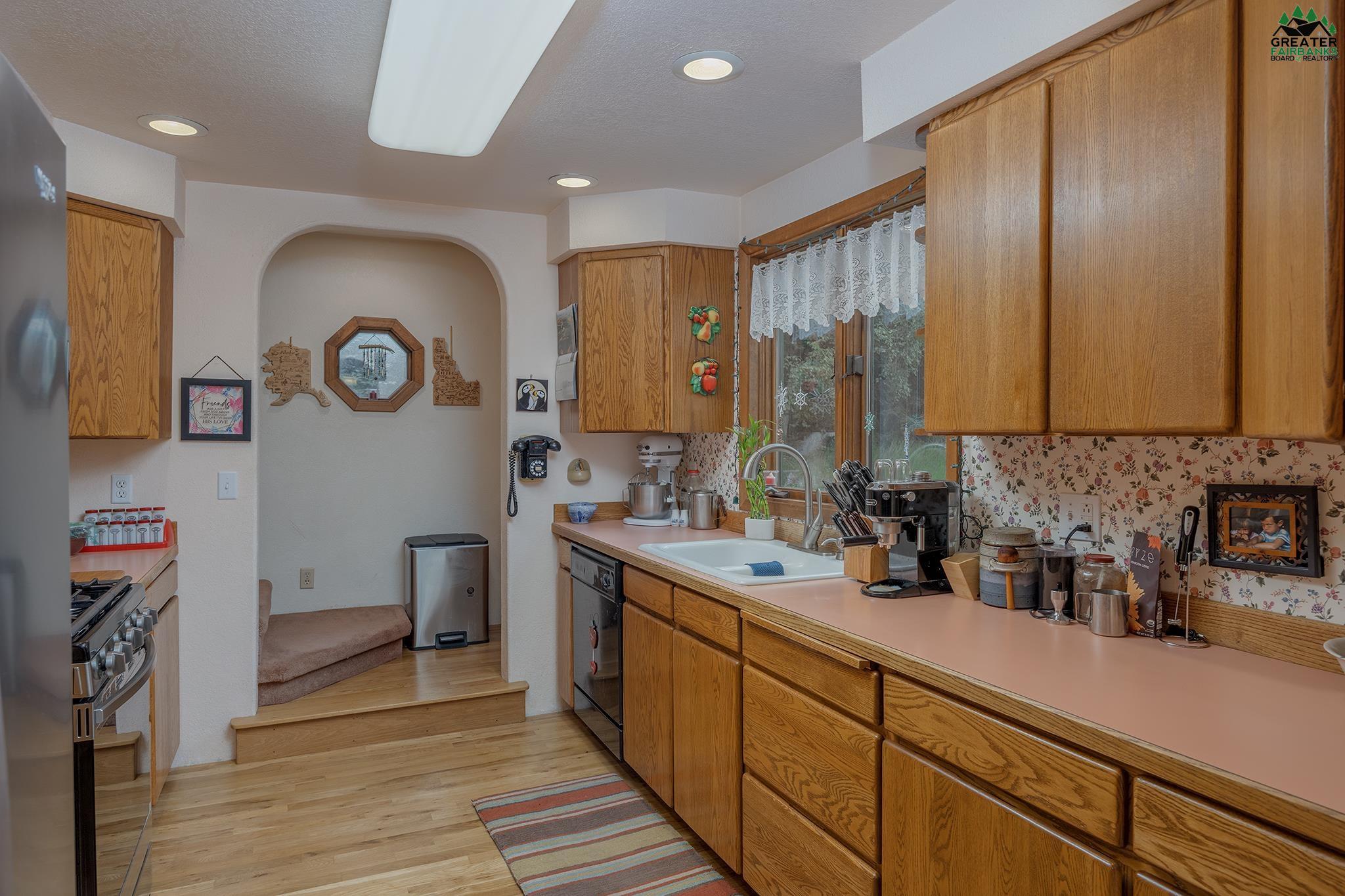 1825 WOODBINE DRIVE