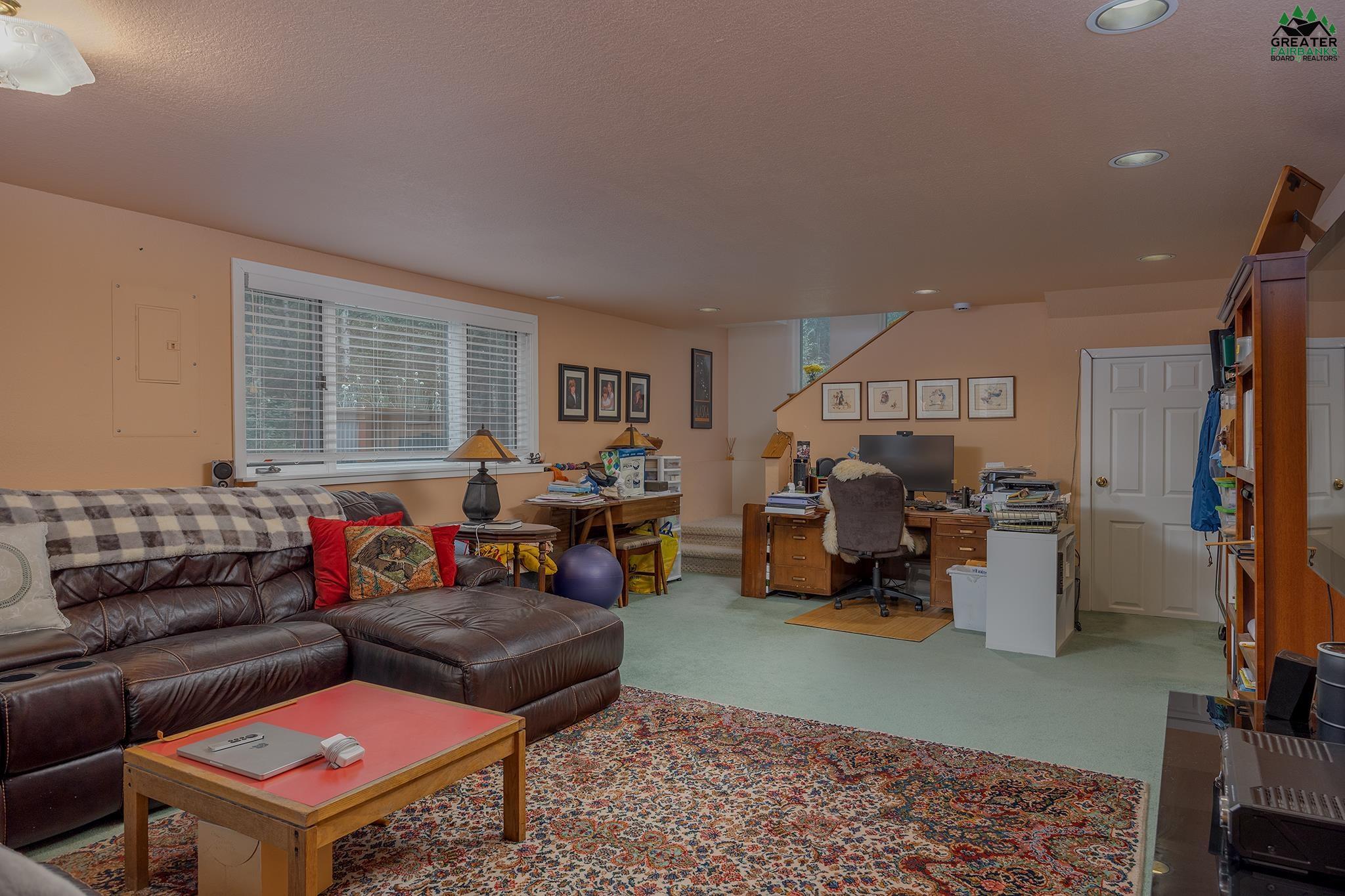 1825 WOODBINE DRIVE