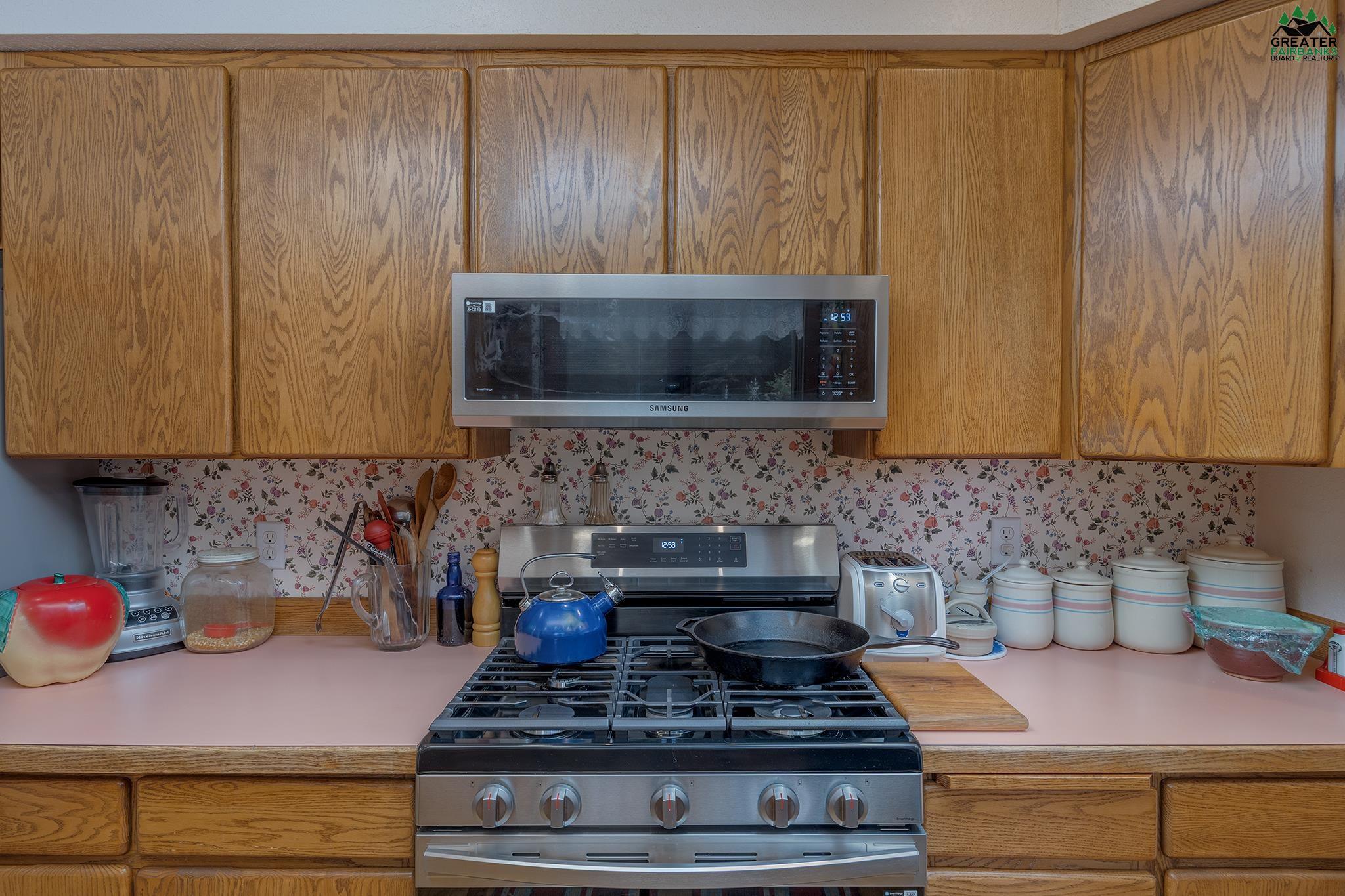 1825 WOODBINE DRIVE