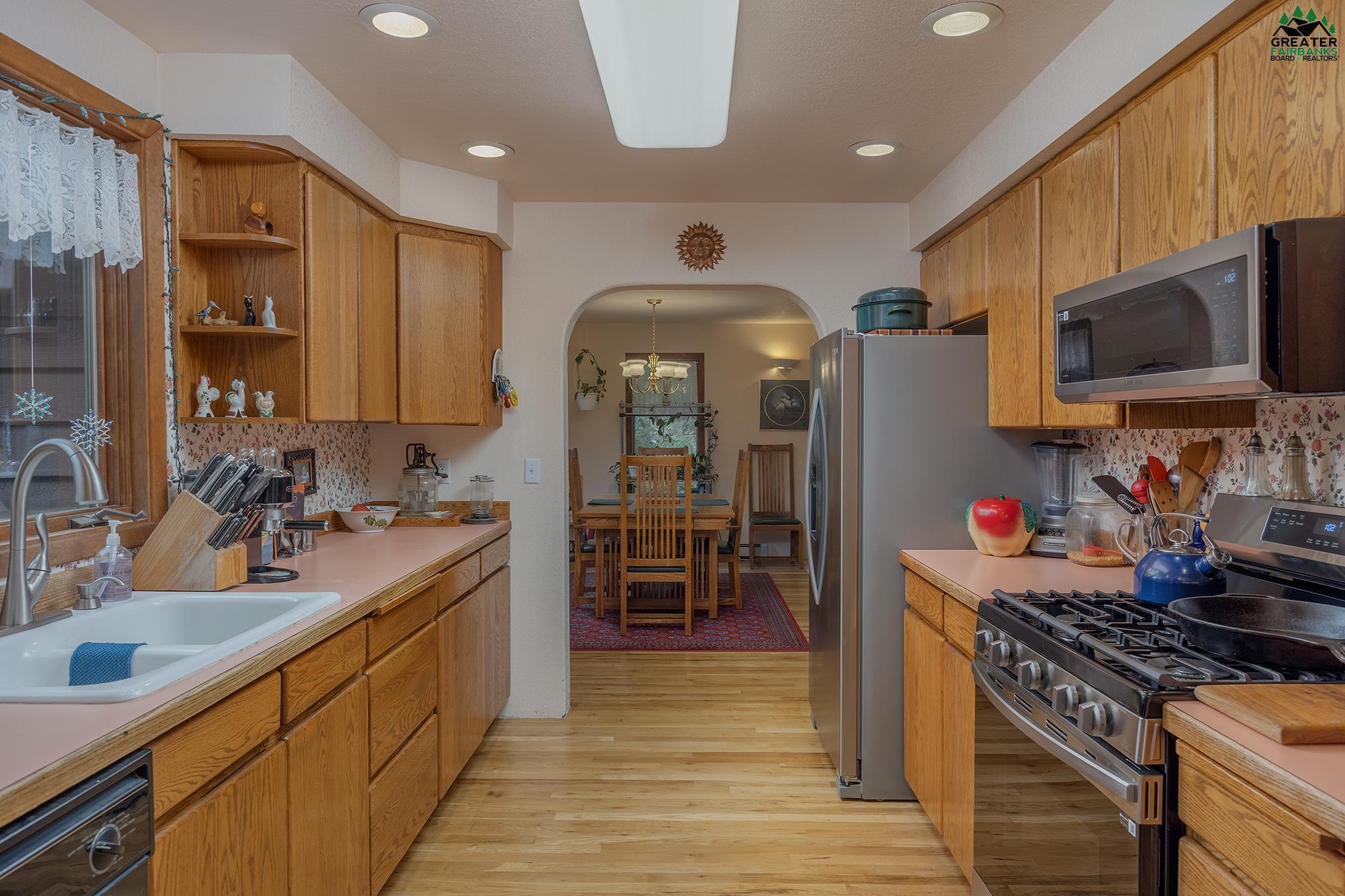 1825 WOODBINE DRIVE